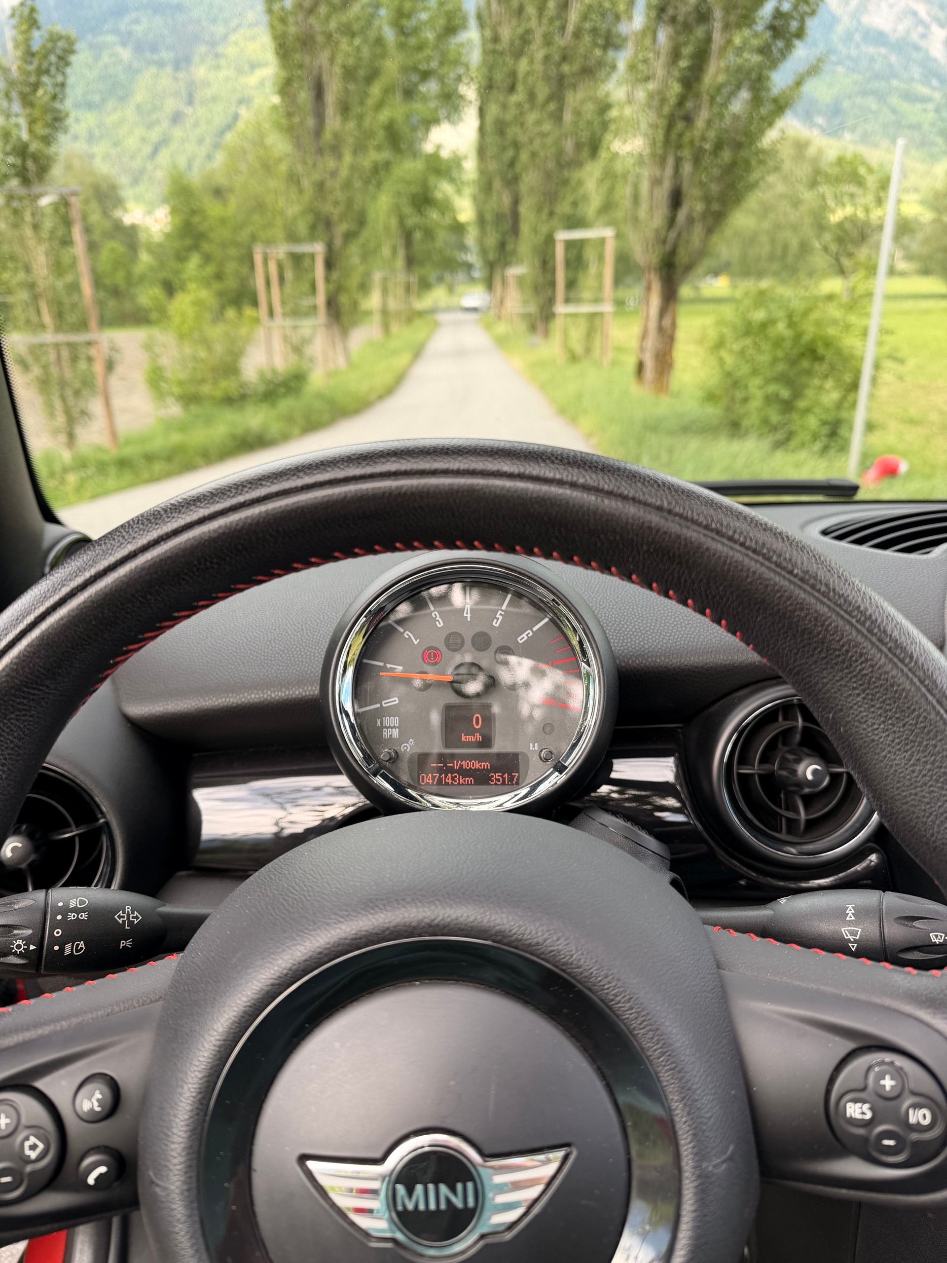 MINI 1.6i John Cooper Works-image-9