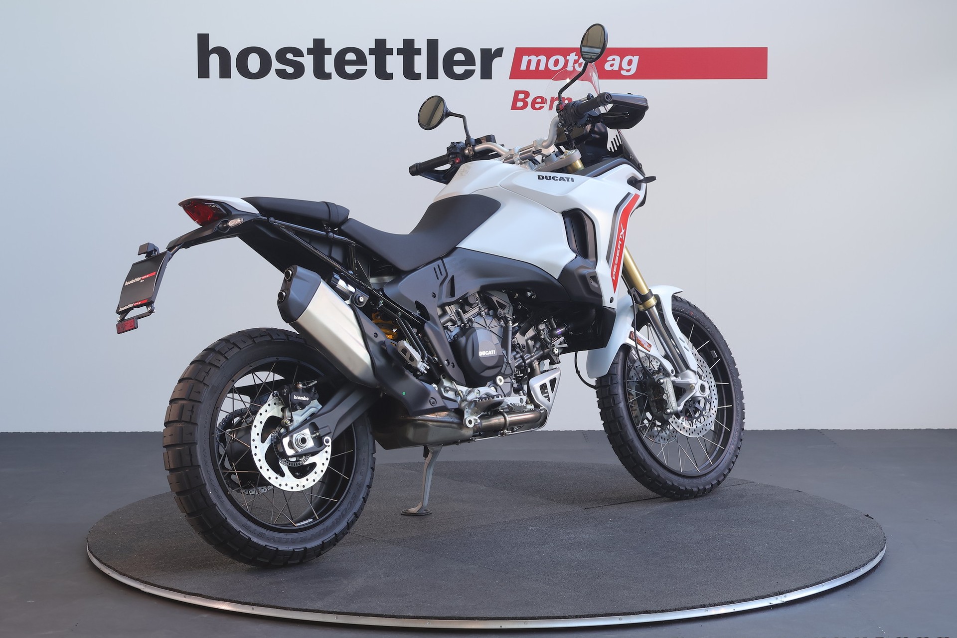 DUCATI Desert X-image-2