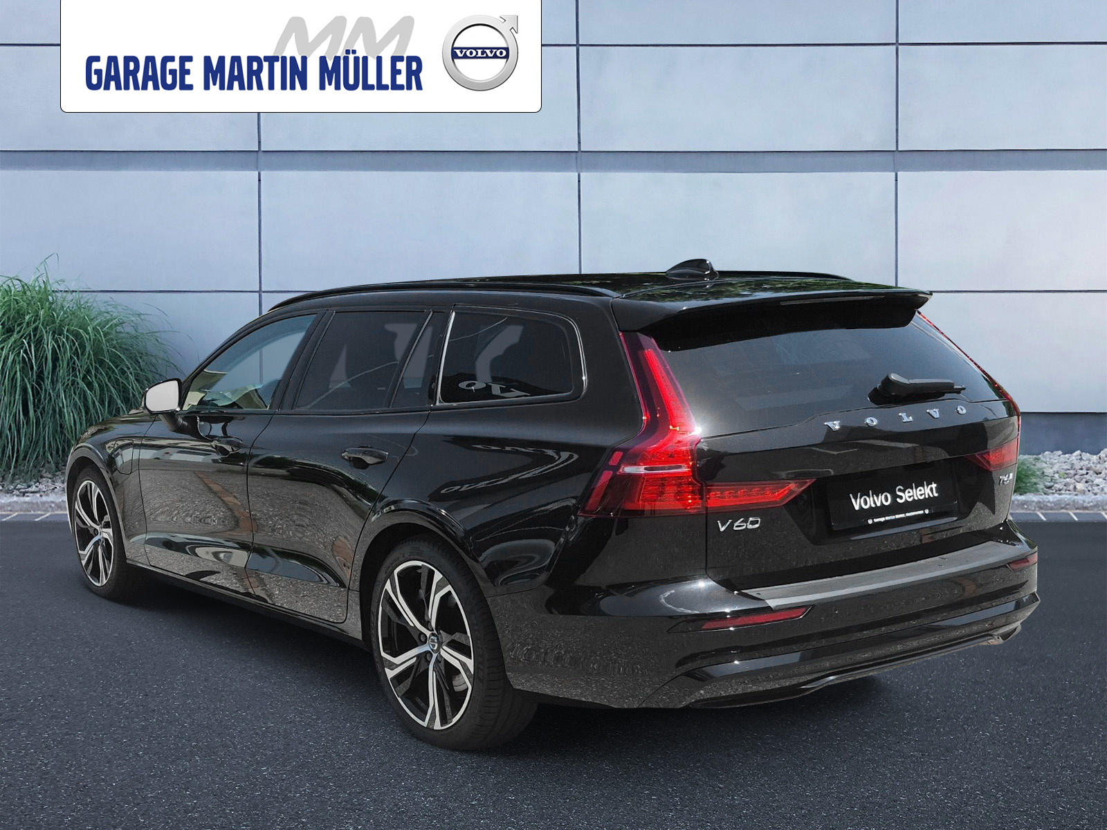 VOLVO V60 2.0 T6 TE Plus Dark eAWD-showroom-element-2