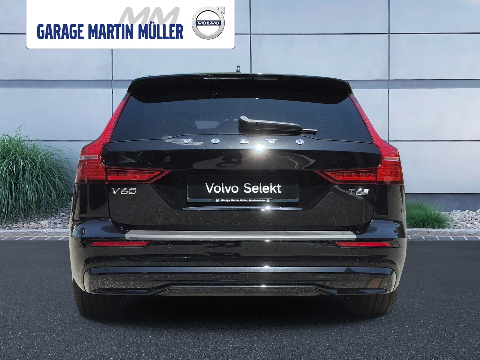 VOLVO V60 2.0 T6 TE Plus Dark eAWD-showroom-element-3