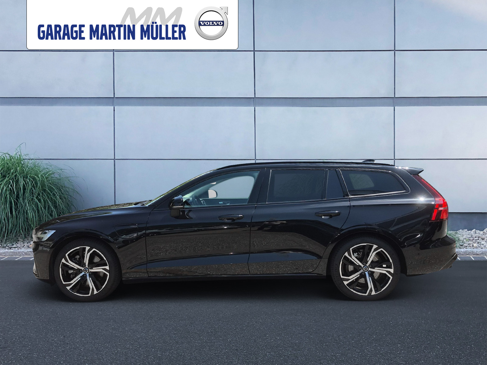 VOLVO V60 2.0 T6 TE Plus Dark eAWD-showroom-element-1