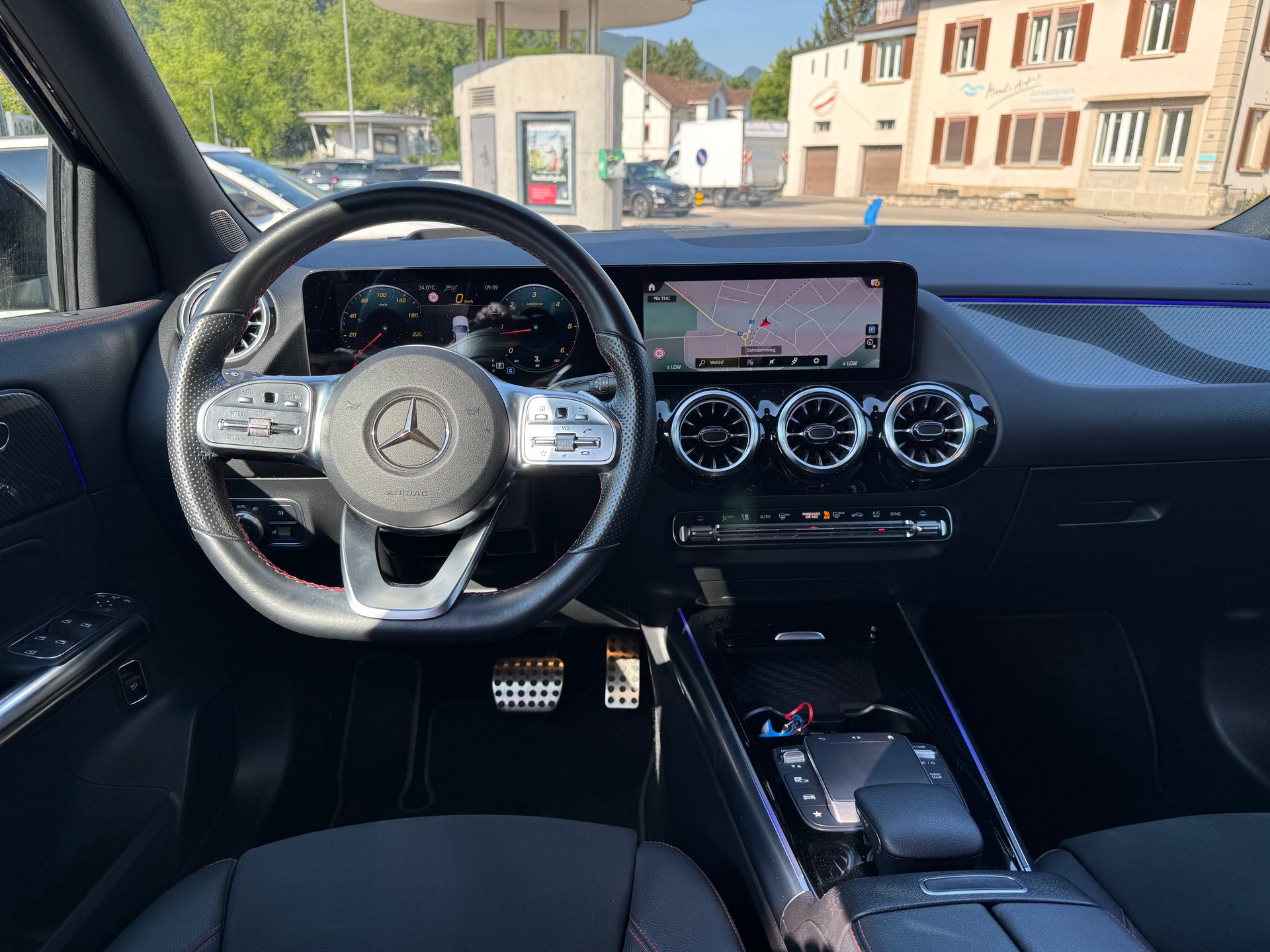 MERCEDES-BENZ GLA 220d 4Matic AMG Line 8G-DCT-image-9