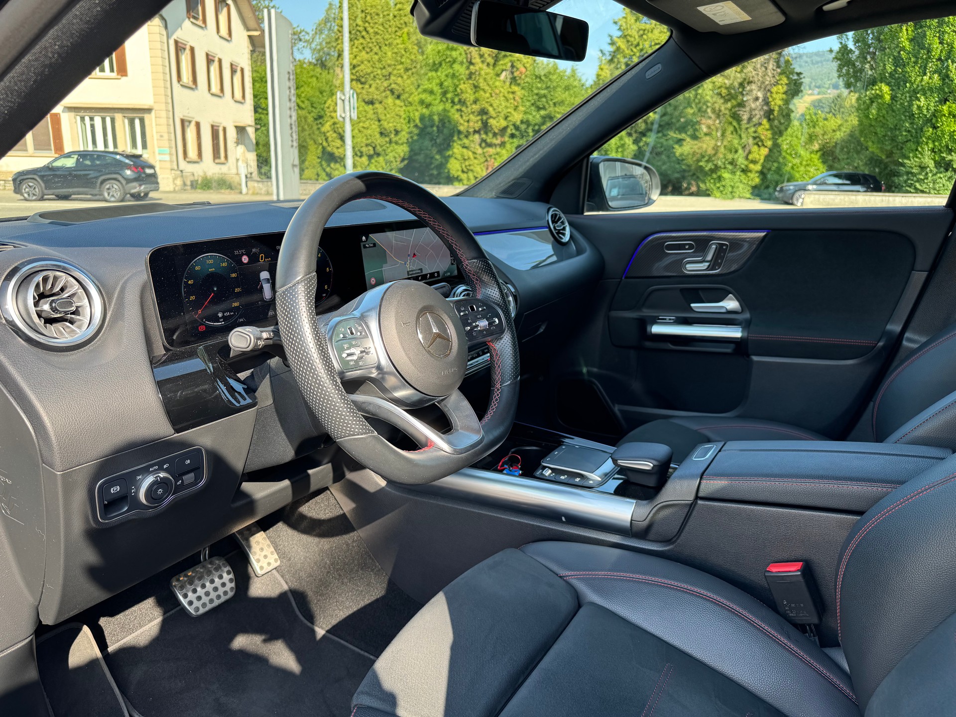 MERCEDES-BENZ GLA 220d 4Matic AMG Line 8G-DCT-image-13