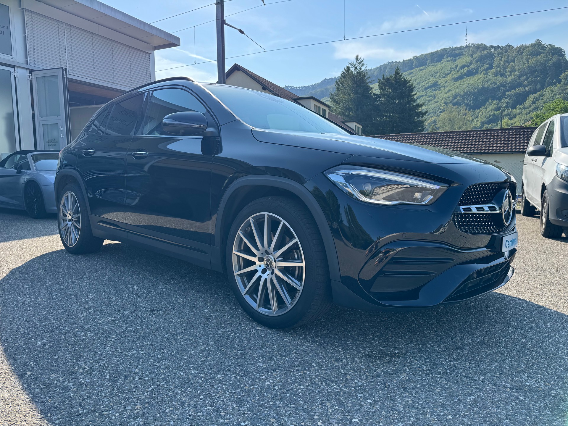 MERCEDES-BENZ GLA 220d 4Matic AMG Line 8G-DCT-showroom-element-2