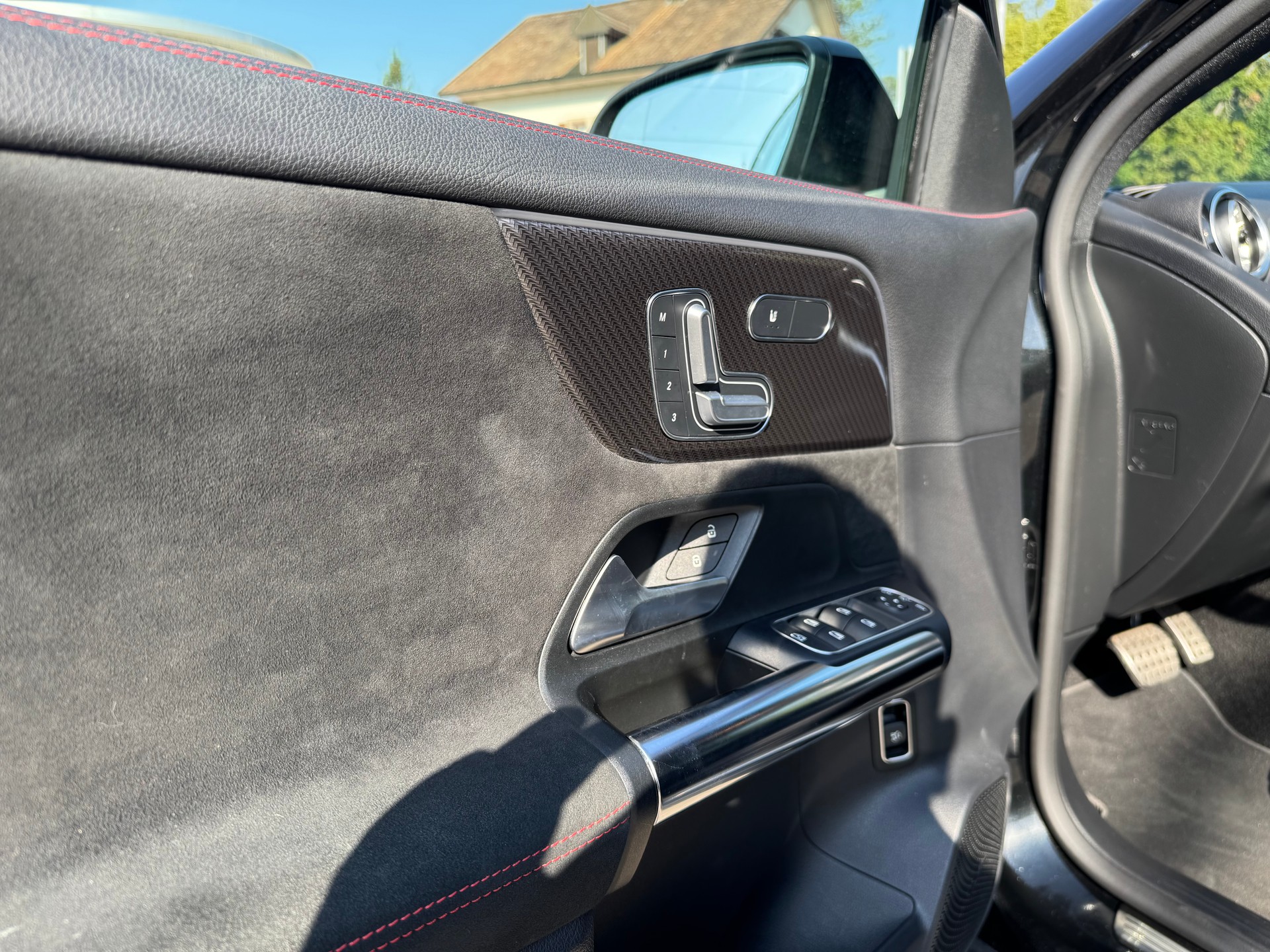 MERCEDES-BENZ GLA 220d 4Matic AMG Line 8G-DCT-image-14