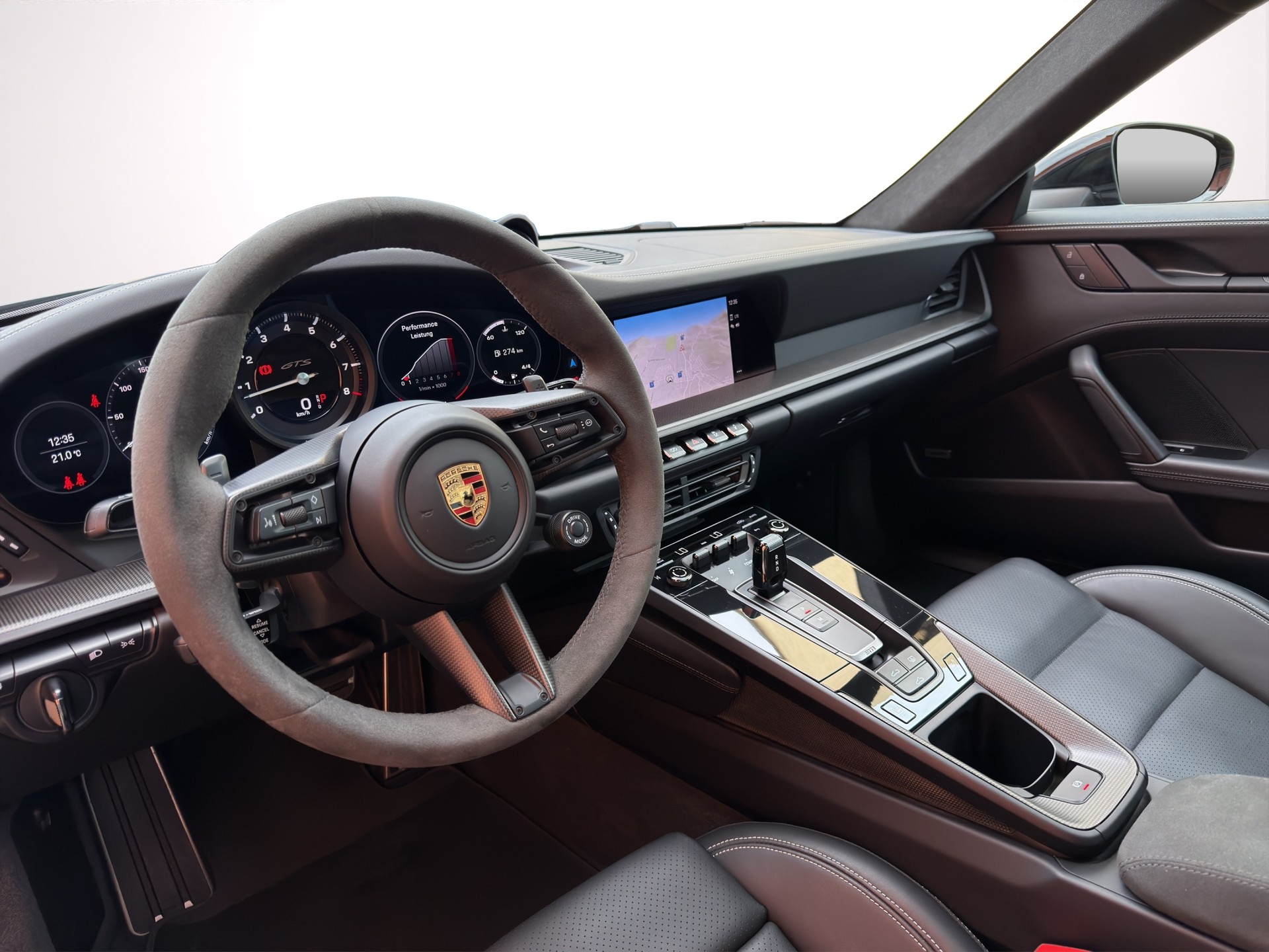 PORSCHE 911 Carrera GTS-image-9