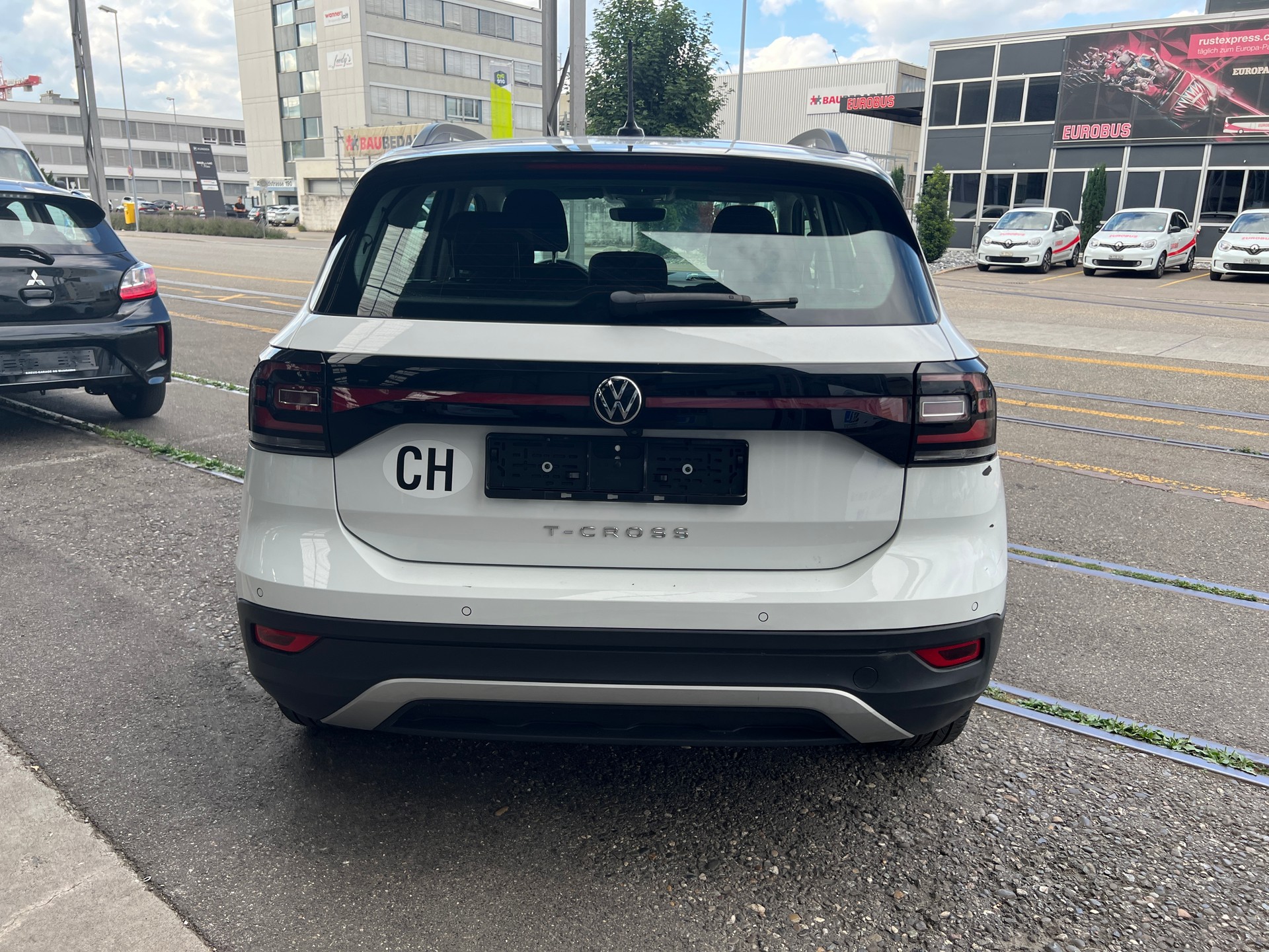 VW T-Cross 1.0 TSI-showroom-element-3