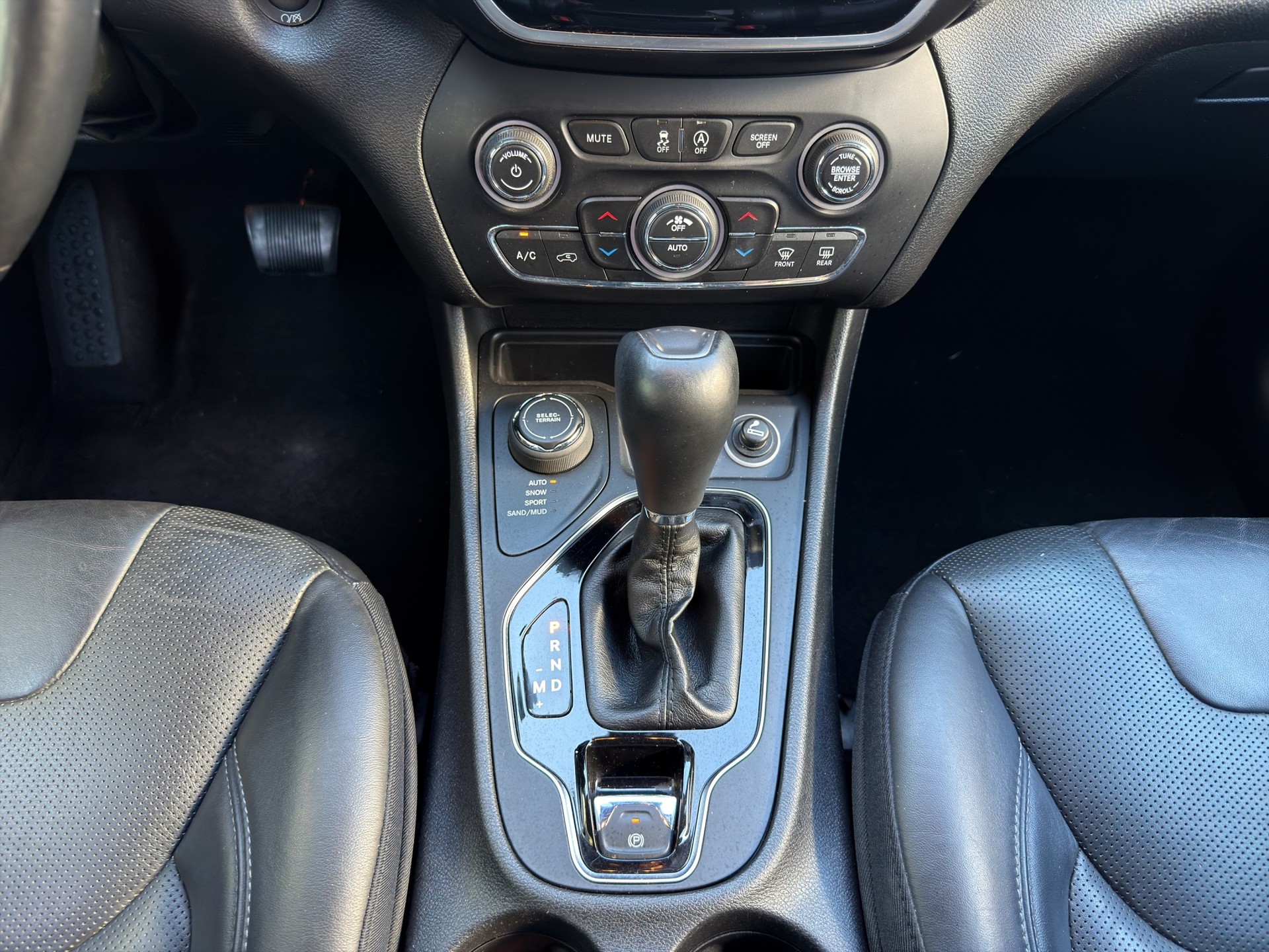 JEEP Cherokee 2.2MJ Limited AWD Drive I 9ATX-image-15
