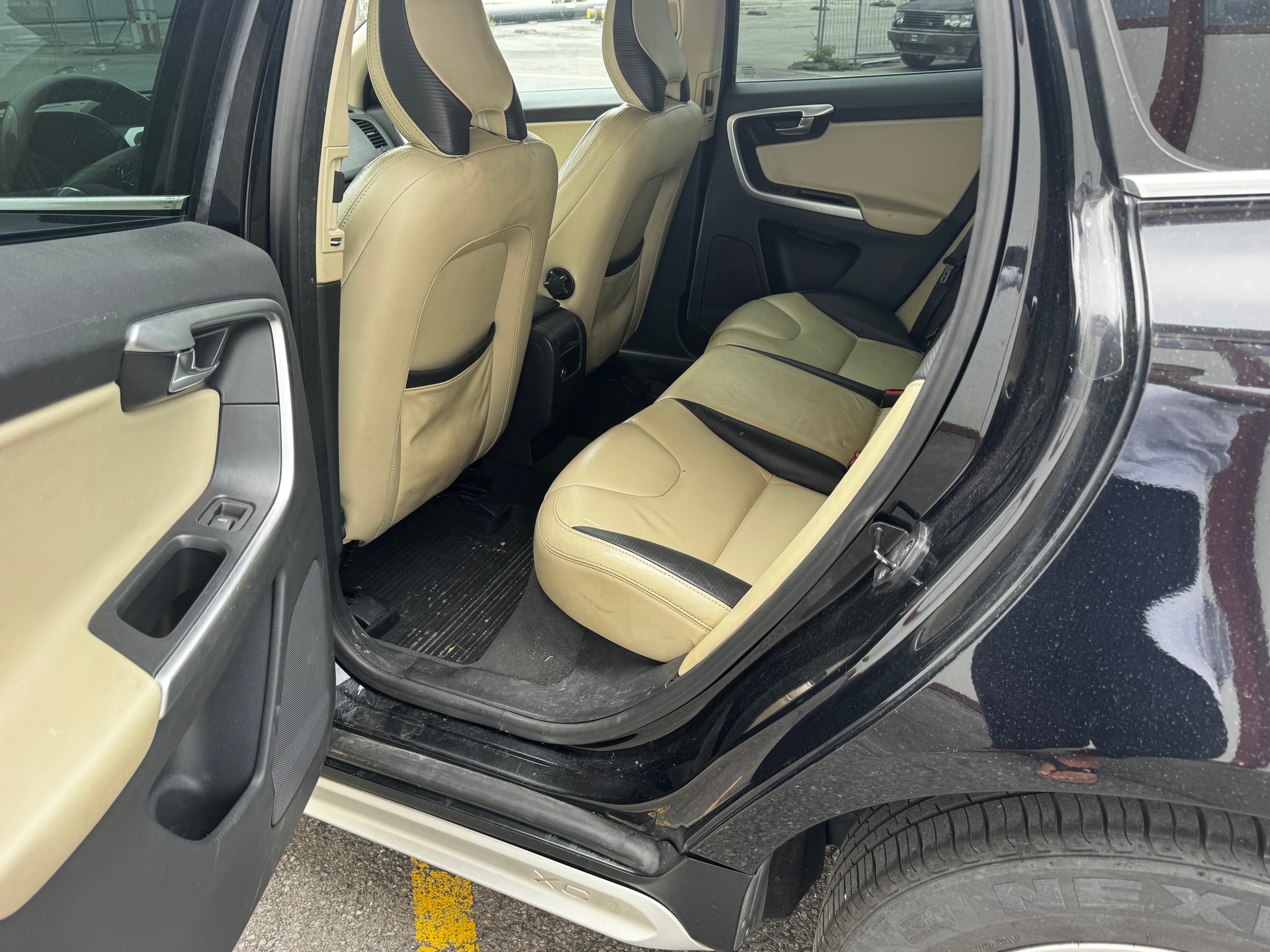 VOLVO XC60 D3 AWD R-Design-image-7