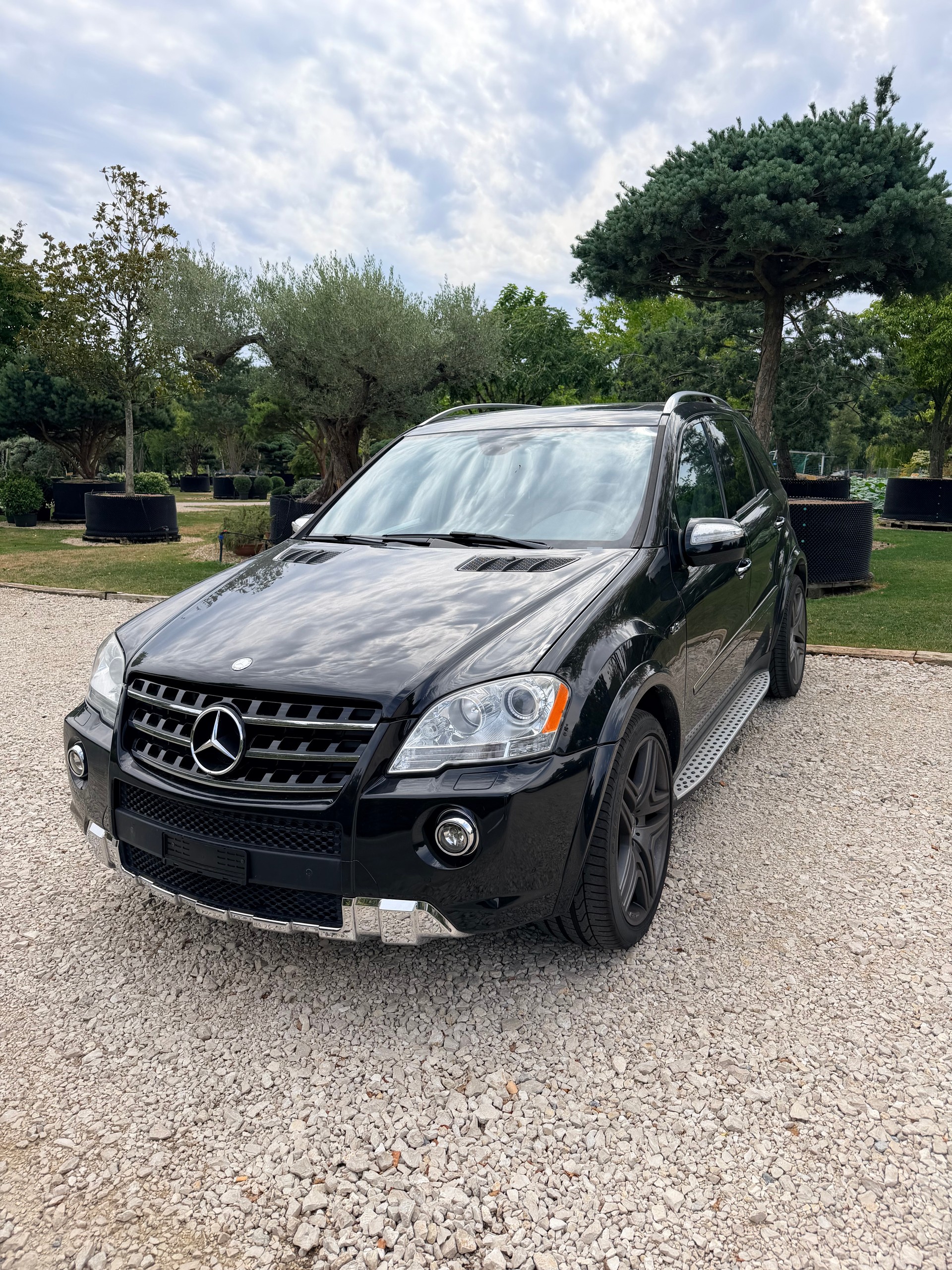 MERCEDES-BENZ ML 63 AMG 4Matic 7G-Tronic-showroom-element-1