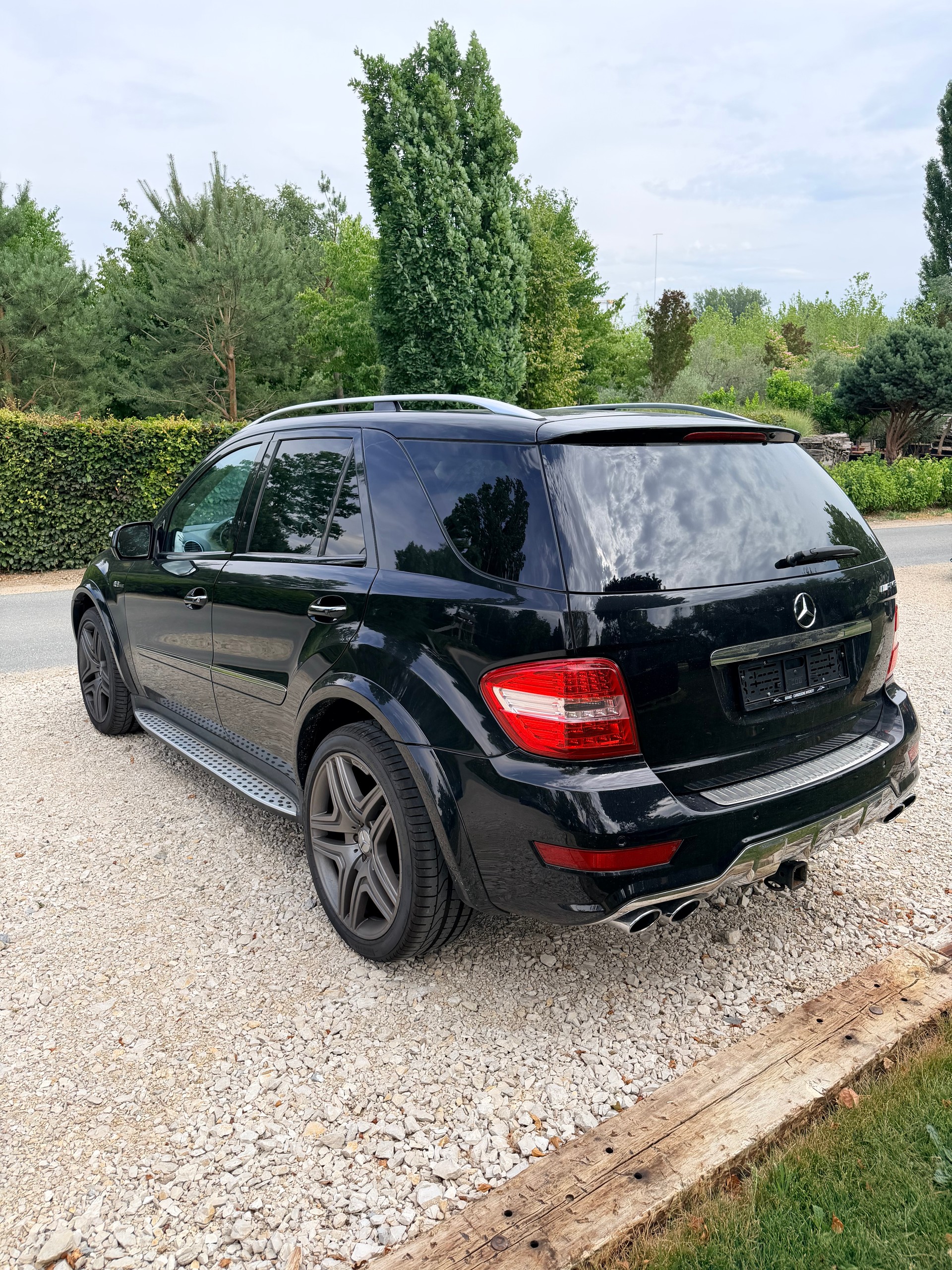 MERCEDES-BENZ ML 63 AMG 4Matic 7G-Tronic-showroom-element-2