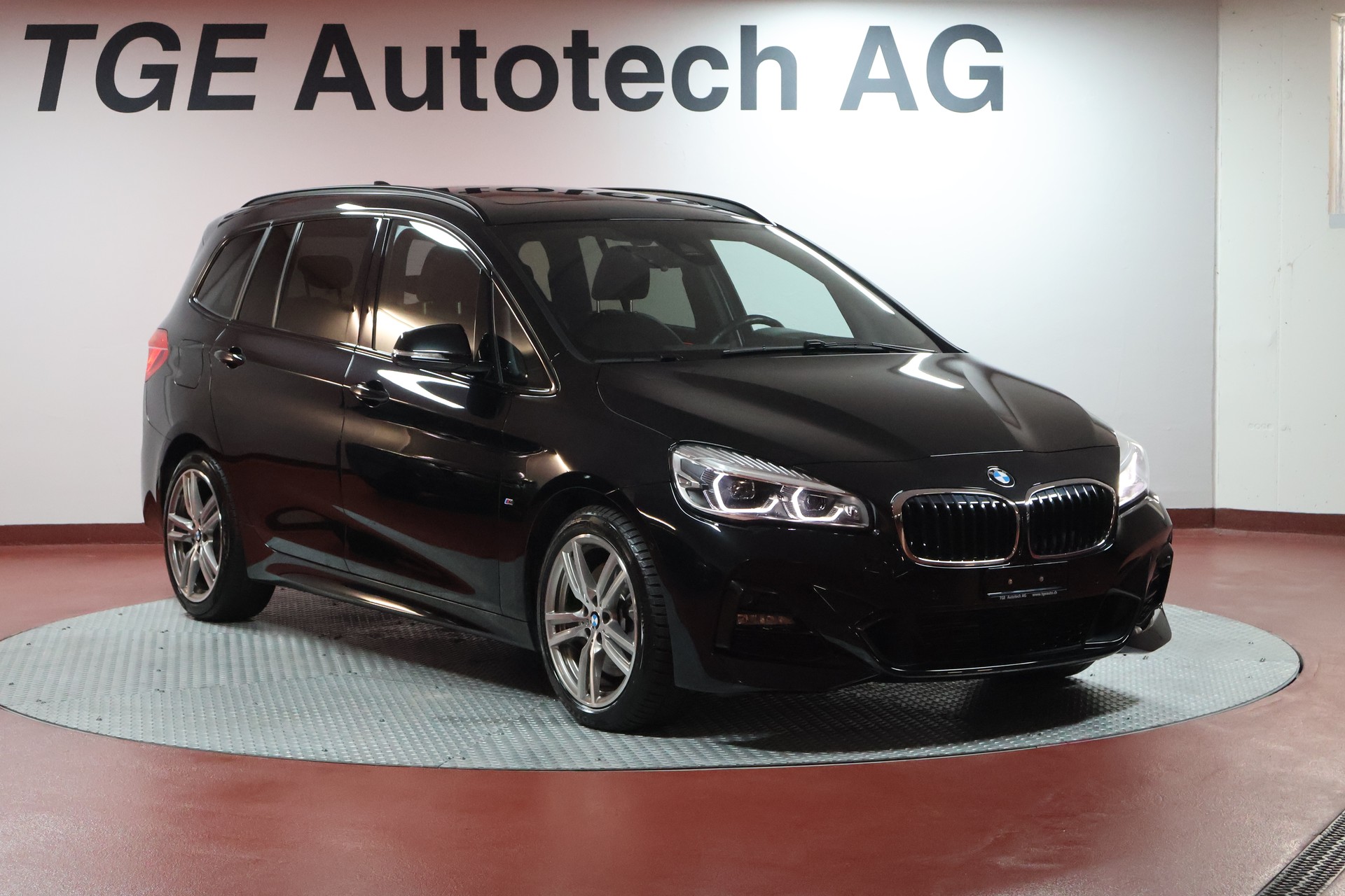 BMW 220d xDrive Gran Tourer Steptronic M Sport-showroom-element-2