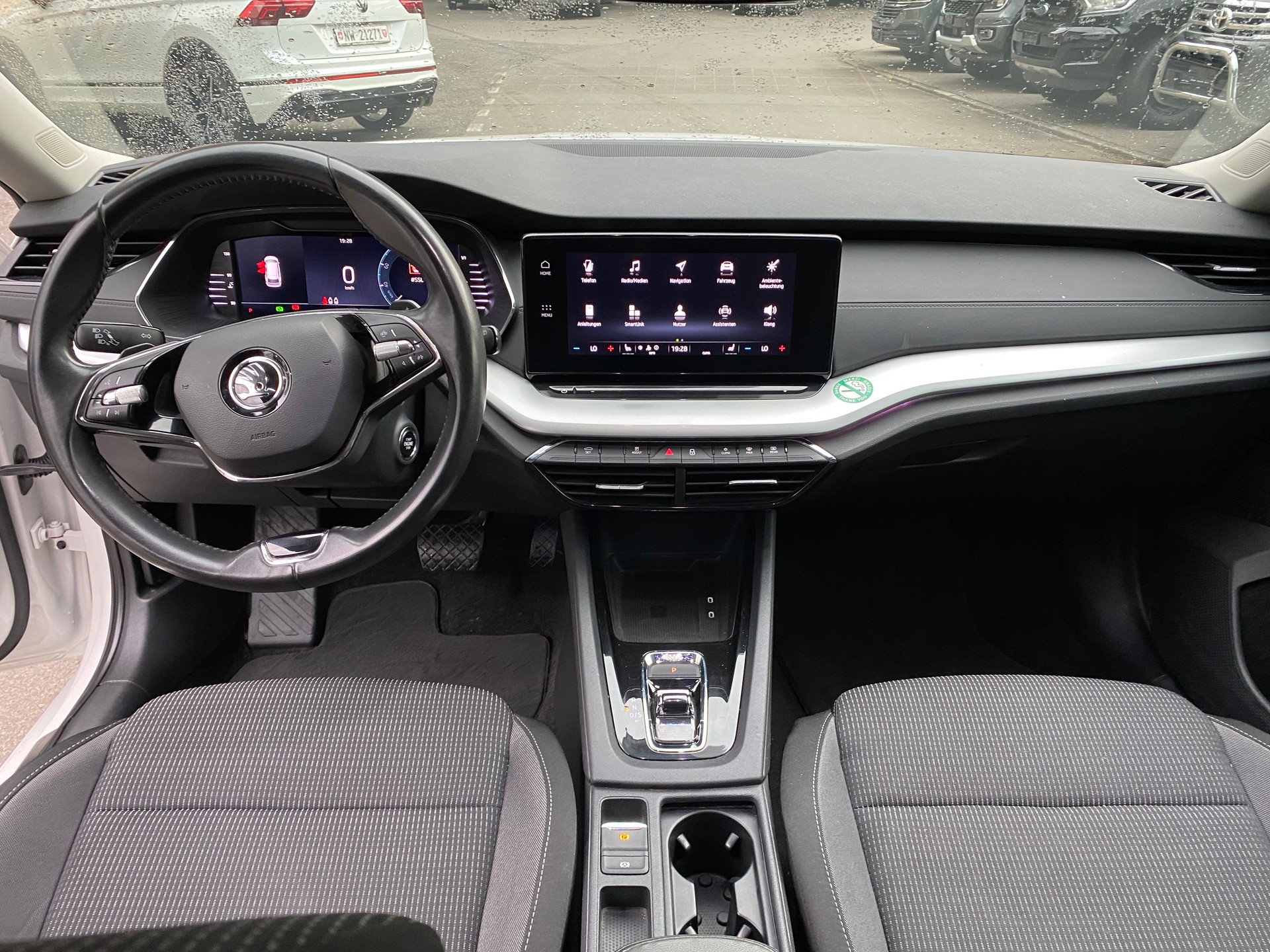 SKODA Octavia Combi 2.0 TDI DSG Ambition 4x4-image-5