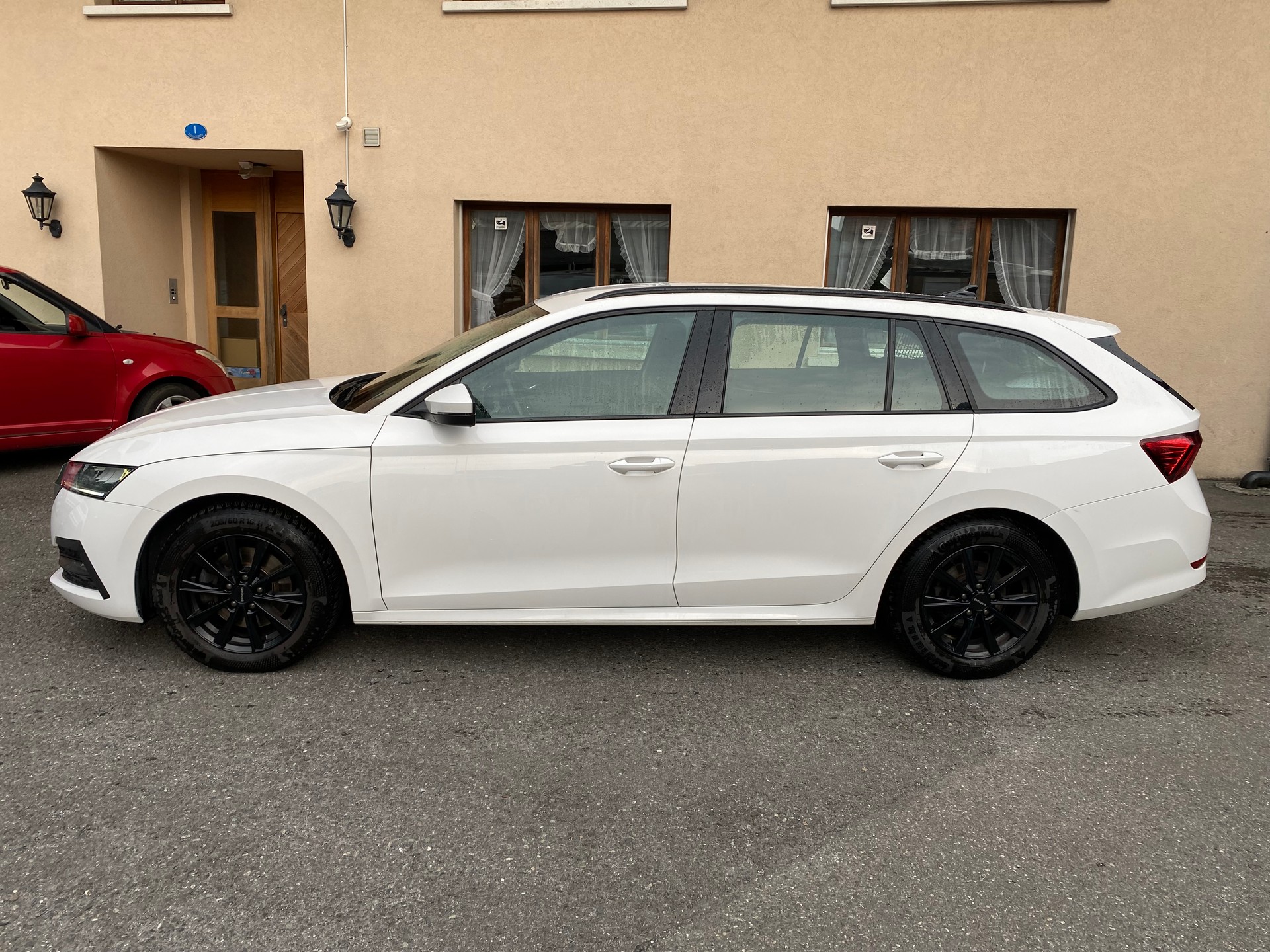 SKODA Octavia Combi 2.0 TDI DSG Ambition 4x4-image-13