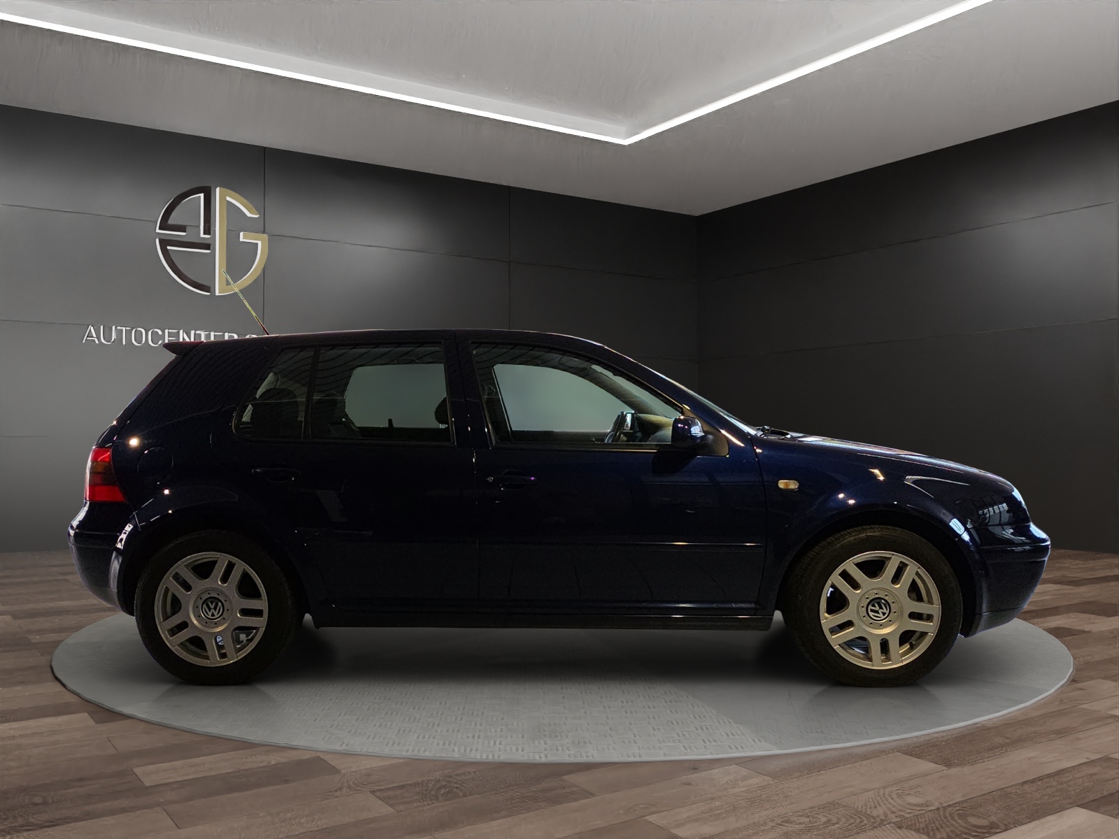 VW Golf 1.8 GTI Youngtimer-image-4