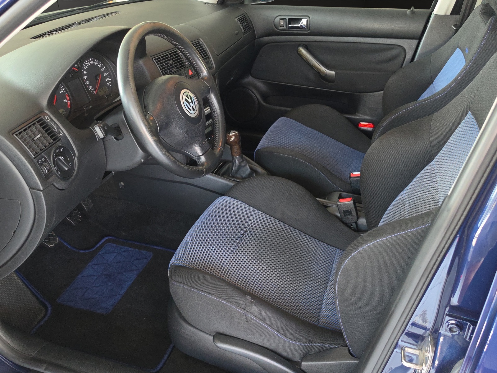 VW Golf 1.8 GTI Youngtimer-image-6