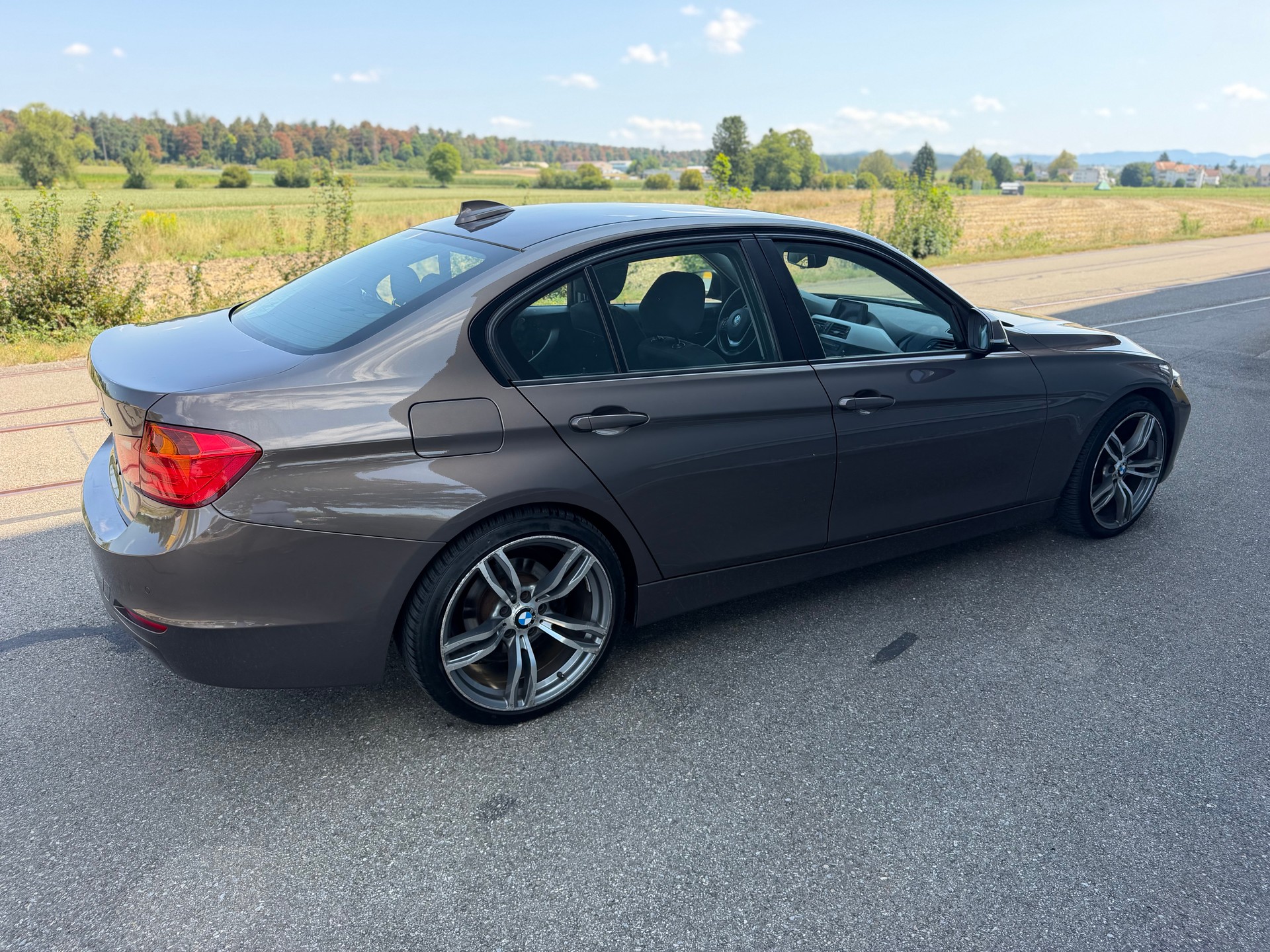 BMW 328i Steptronic-image-10