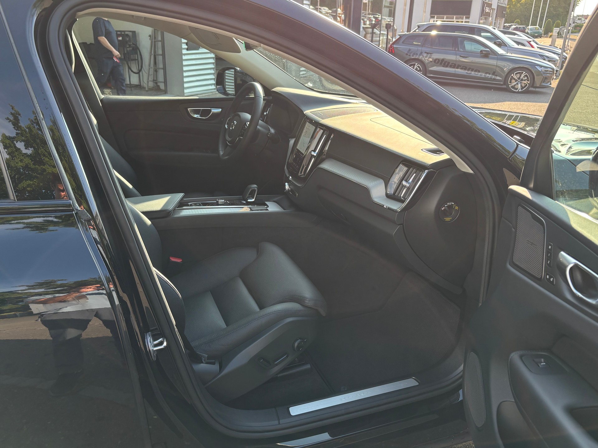 VOLVO XC60 2.0 T6 TE Xcentric eAWD-image-7