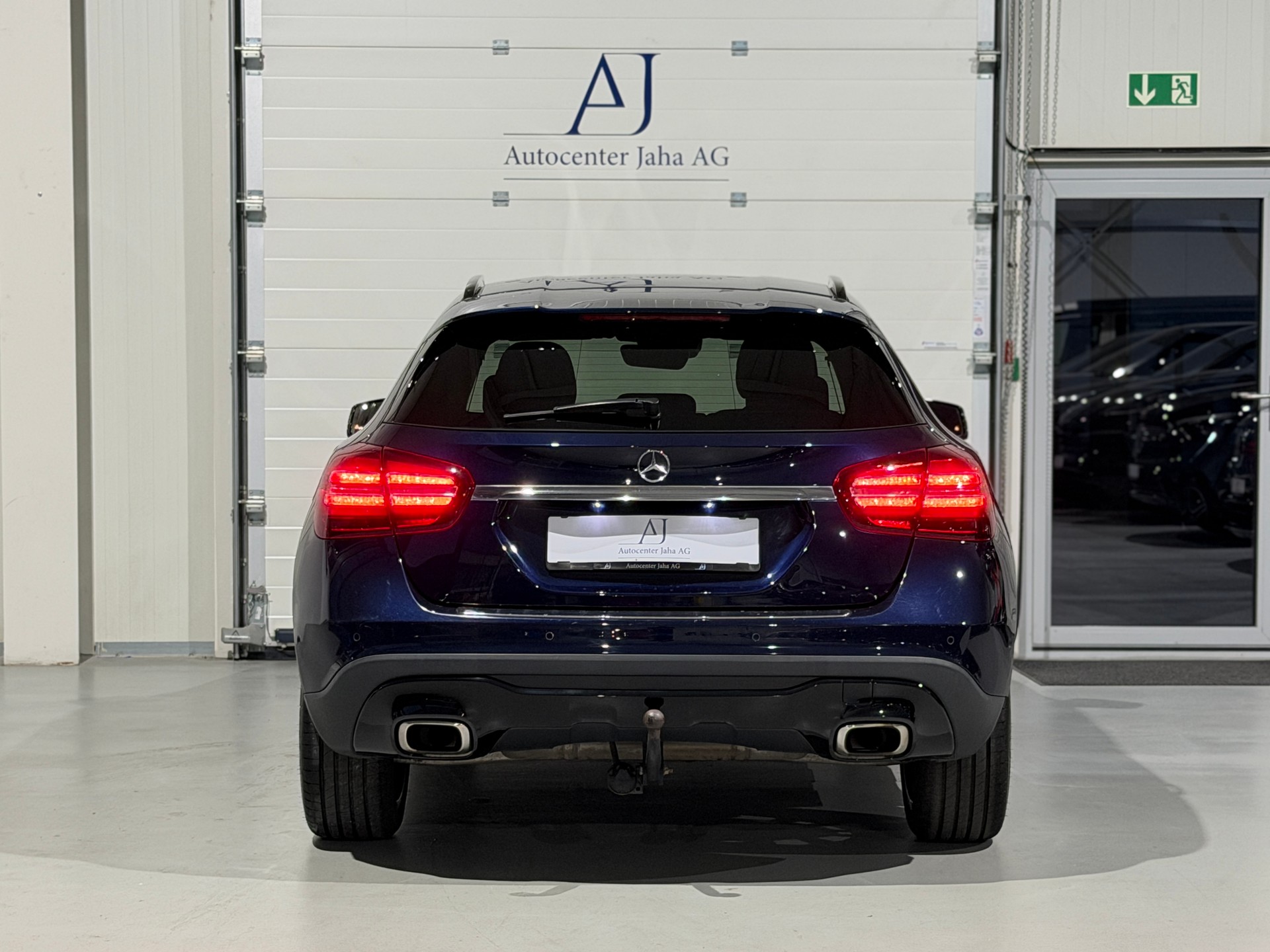 MERCEDES-BENZ GLA 200 Night Star 7G-DCT (CH)-image-13