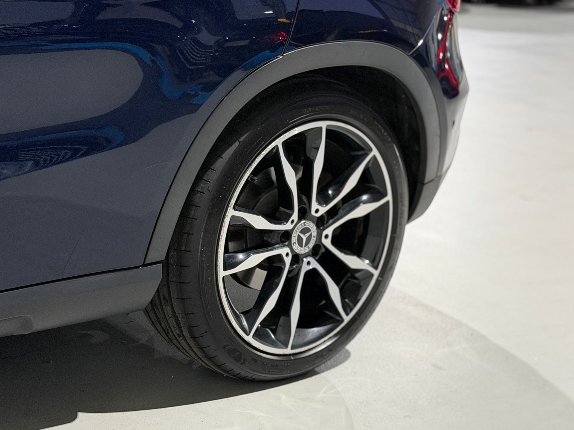 MERCEDES-BENZ GLA 200 Night Star 7G-DCT (CH)-image-11