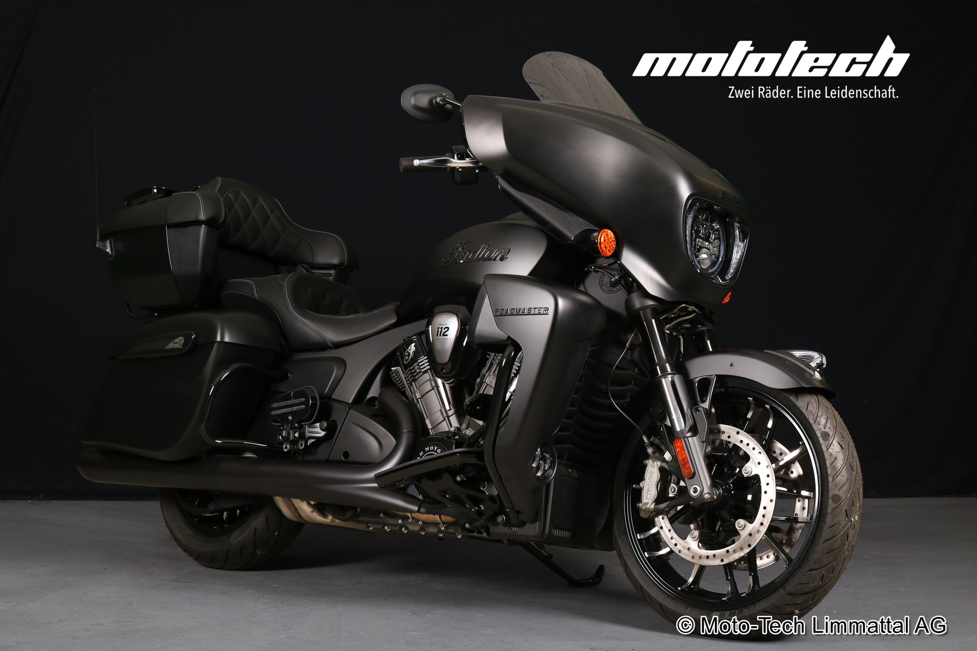INDIAN Roadmaster Power Plus Dark Horse