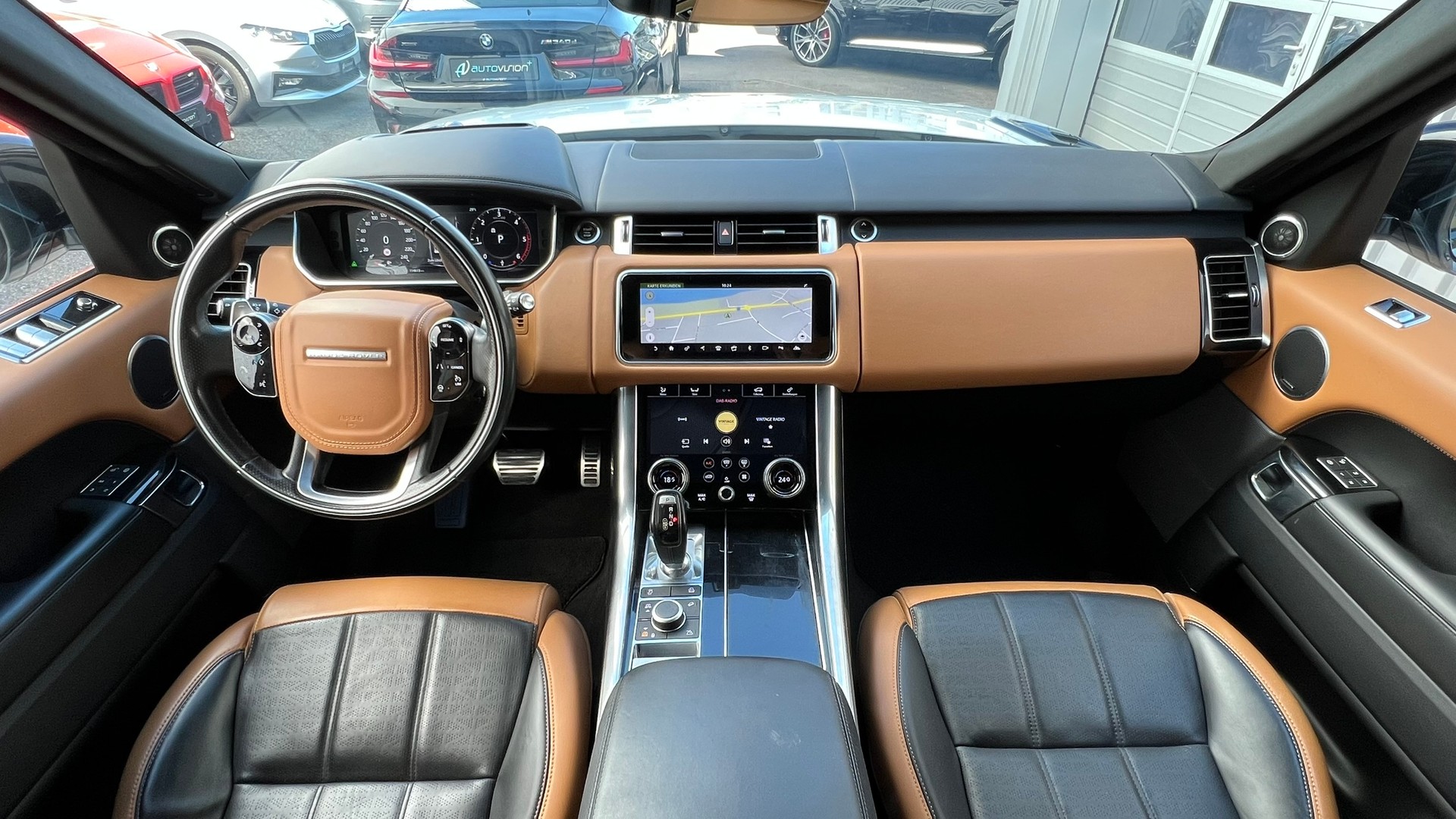 LAND ROVER RANGE ROVER SPORT 4.4 SDV8 AUTOBIOGRAPHY DYNAMIC AUTOMATIC BLACK l 340 PS-image-18