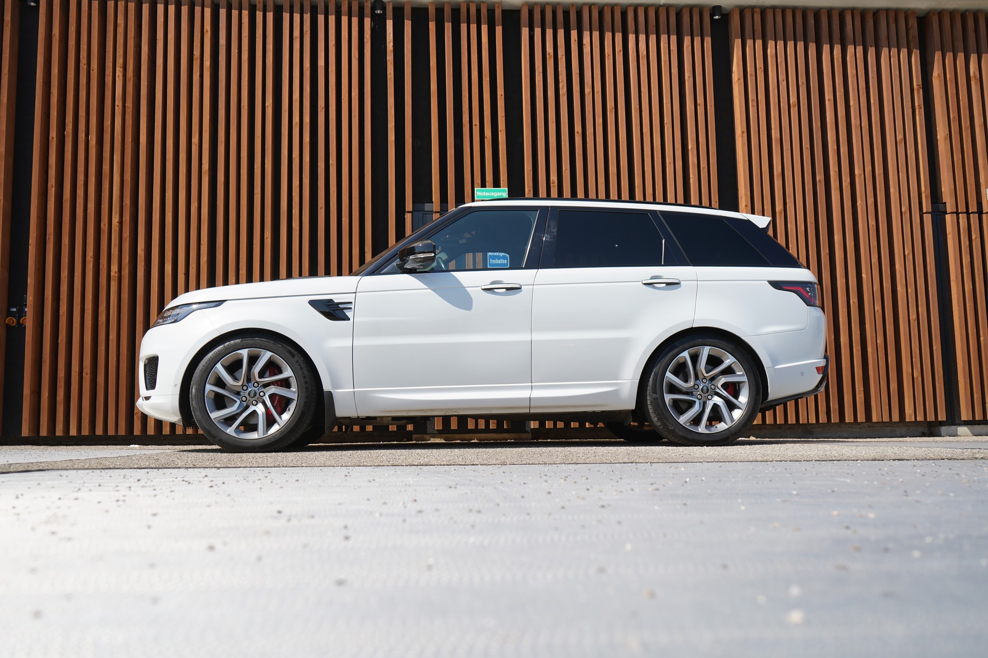 LAND ROVER RANGE ROVER SPORT 4.4 SDV8 AUTOBIOGRAPHY DYNAMIC AUTOMATIC BLACK l 340 PS-showroom-element-1