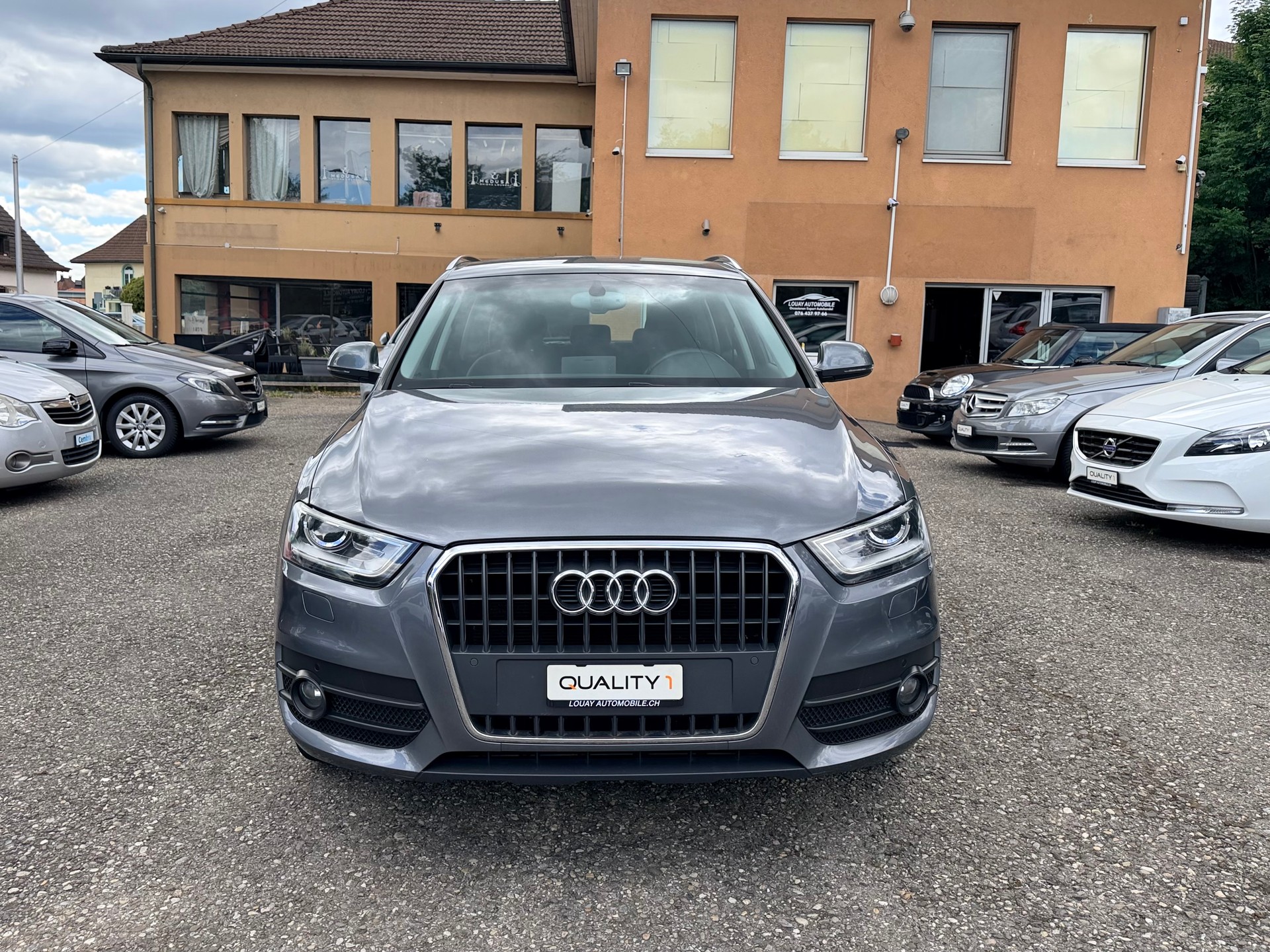 AUDI Q3 1.4 TFSI S-tronic-showroom-element-1