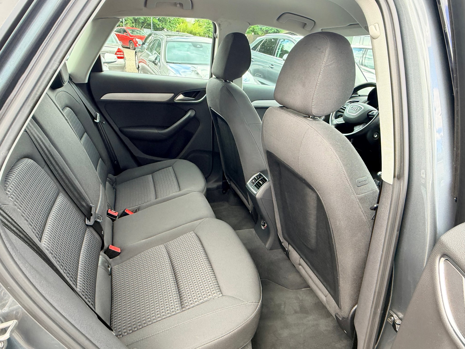 AUDI Q3 1.4 TFSI S-tronic-image-11