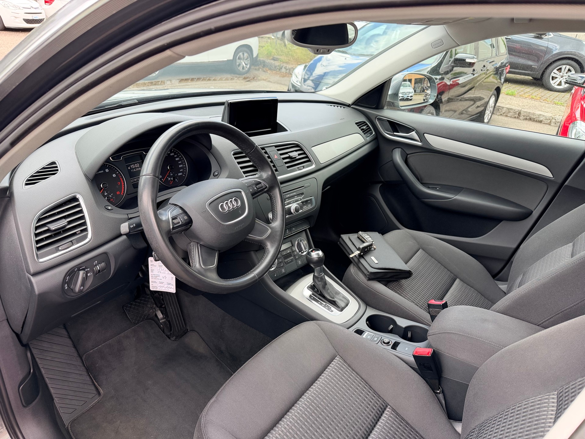 AUDI Q3 1.4 TFSI S-tronic-image-8