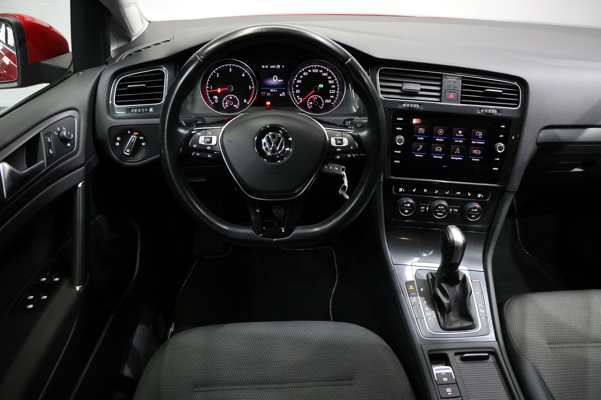 VW Golf Variant 2.0 TDI Comfortline DSG-image-13