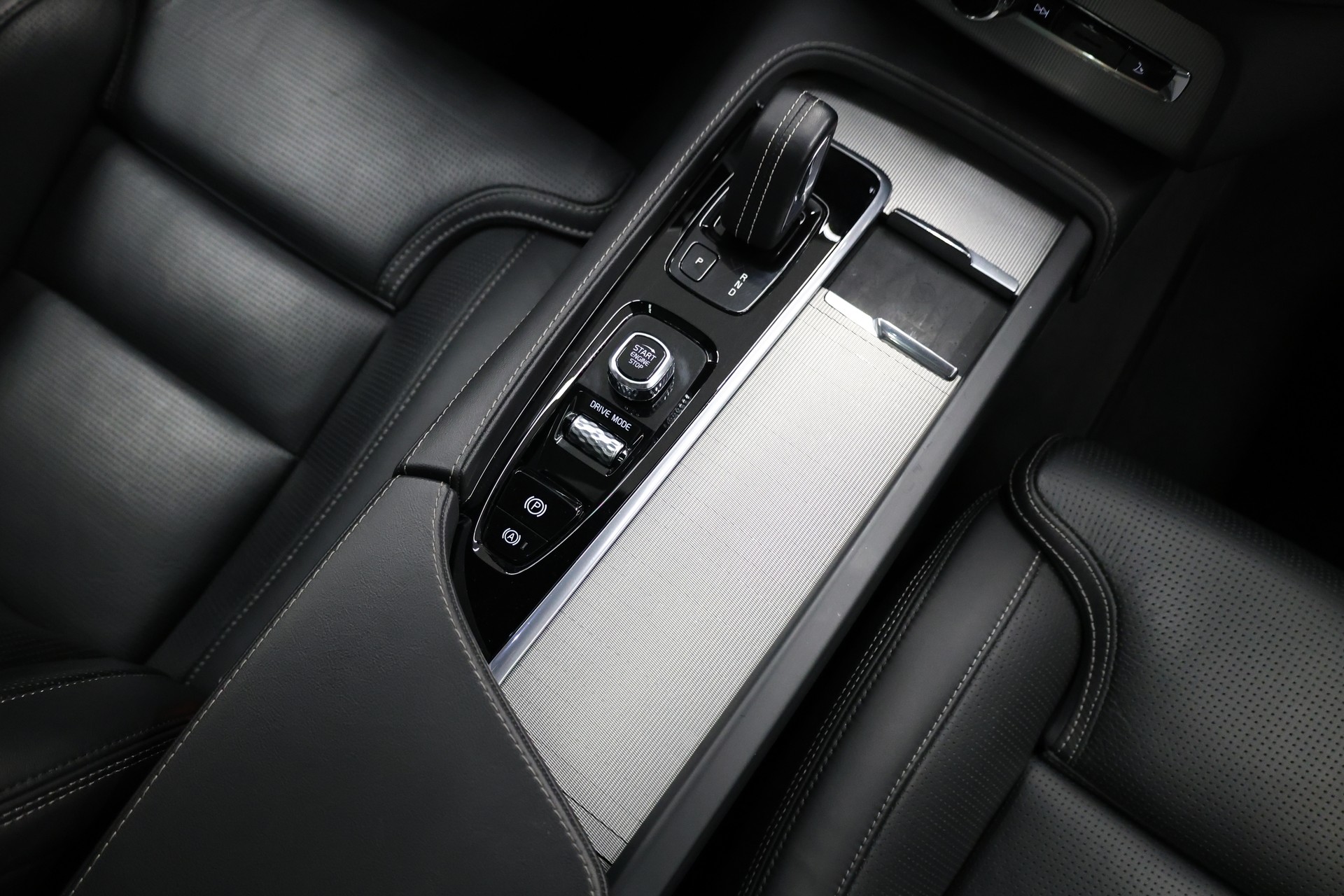 VOLVO XC90 2.0 T8 TE R-Design 7P. eAWD-image-19