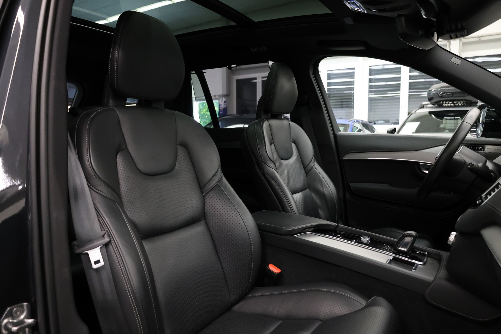 VOLVO XC90 2.0 T8 TE R-Design 7P. eAWD-image-17