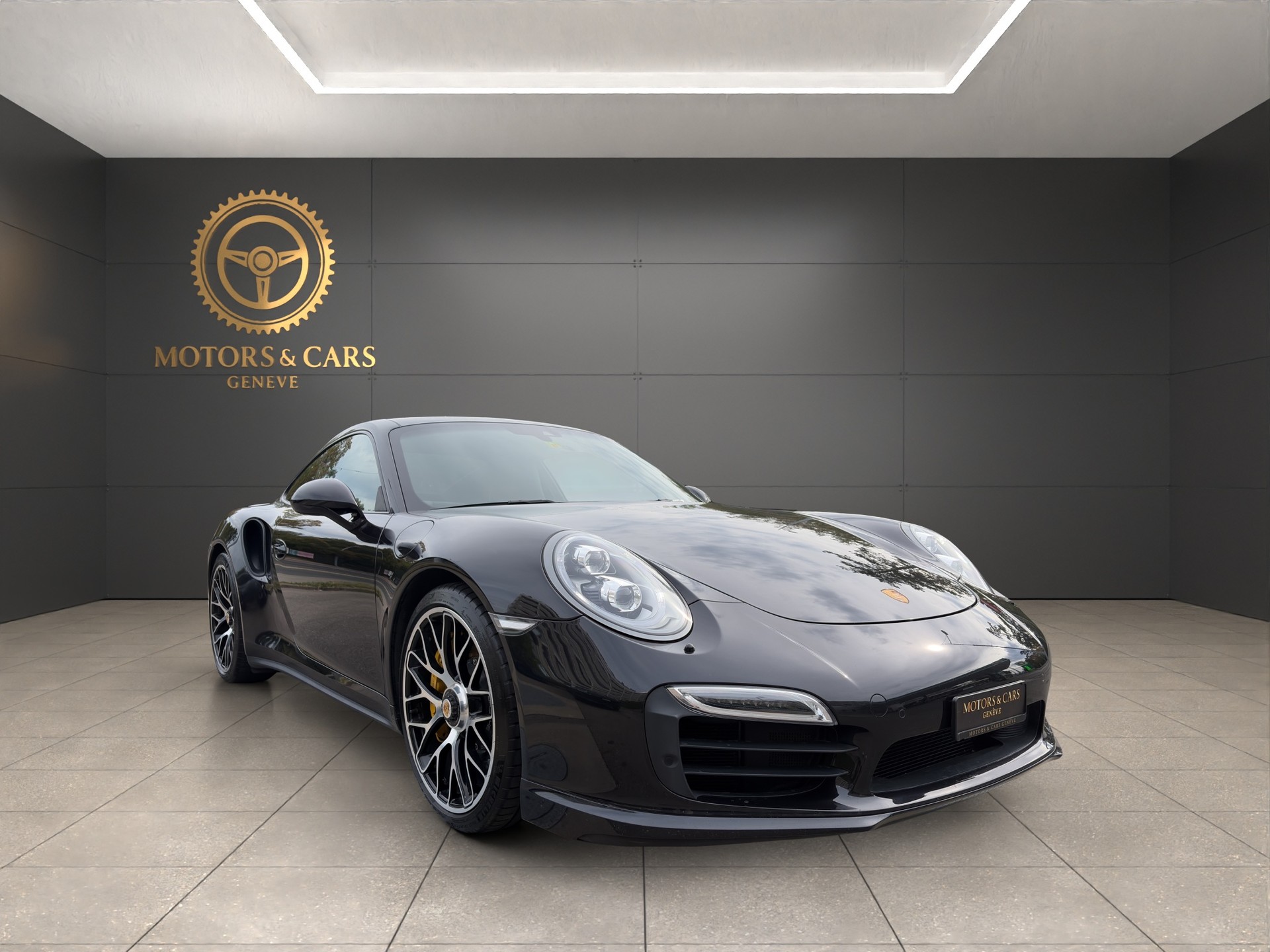 PORSCHE 911 Turbo S PDK-showroom-element-1