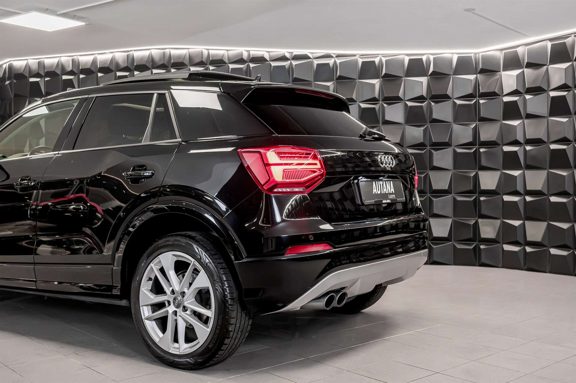 AUDI Q2 2.0 TFSI sport quattro S-tronic-image-30