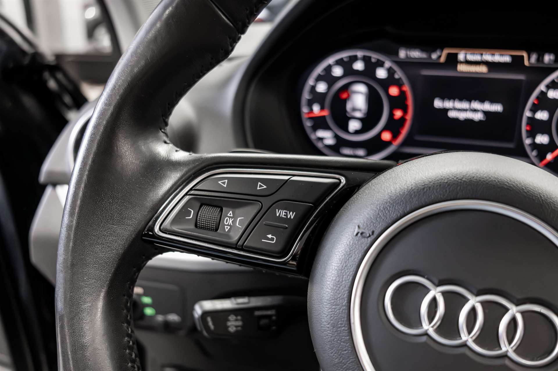 AUDI Q2 2.0 TFSI sport quattro S-tronic-image-8