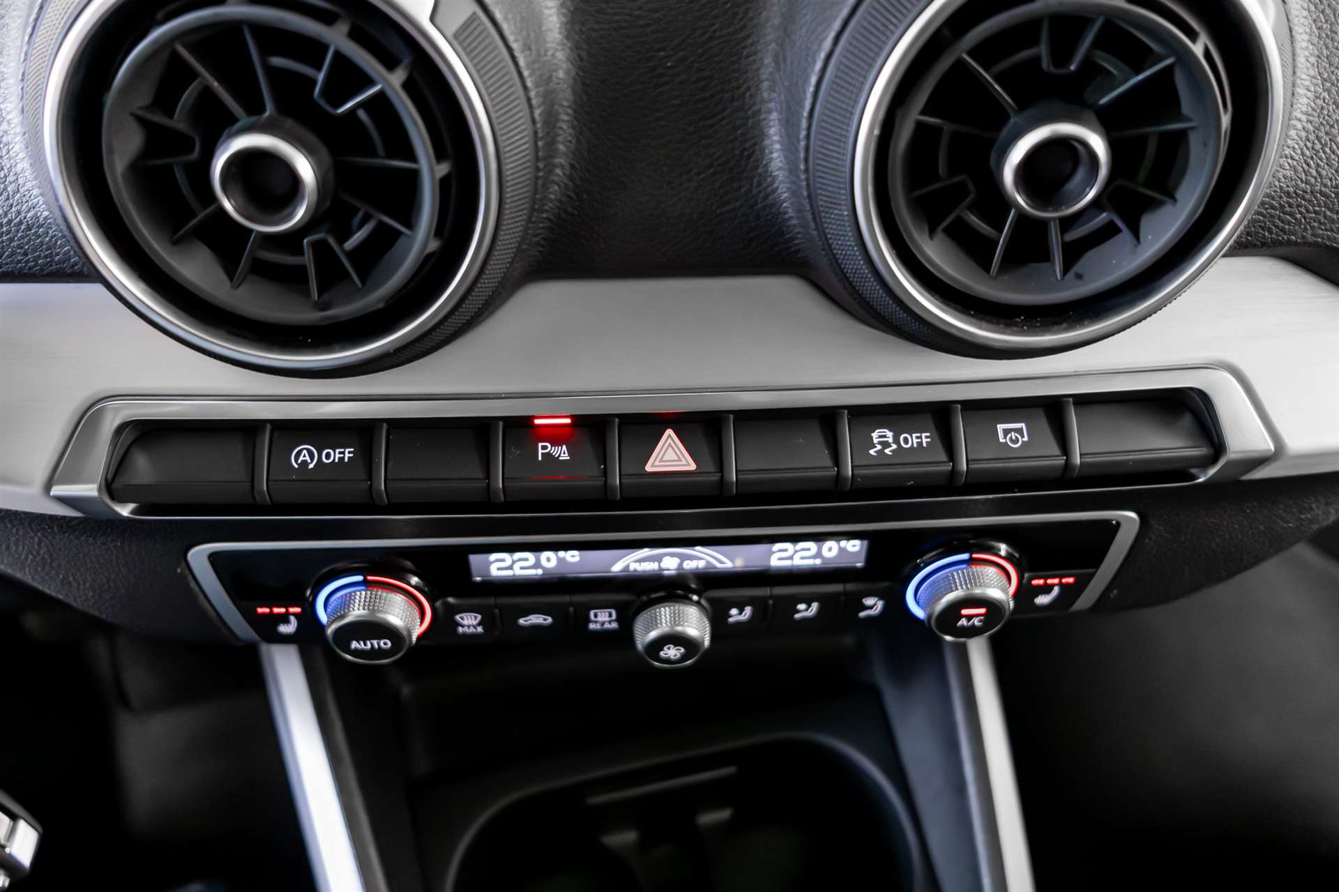 AUDI Q2 2.0 TFSI sport quattro S-tronic-image-20