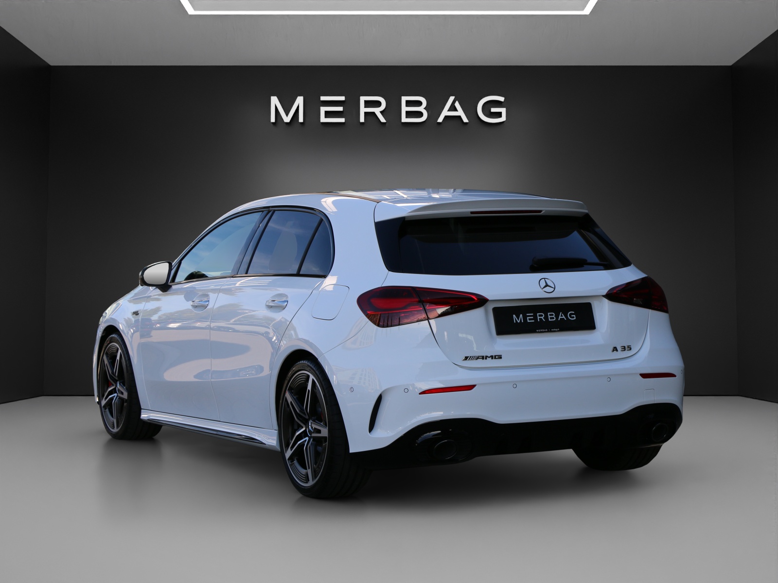 MERCEDES-BENZ A 35 AMG 4Matic 8G-DCT-image-2