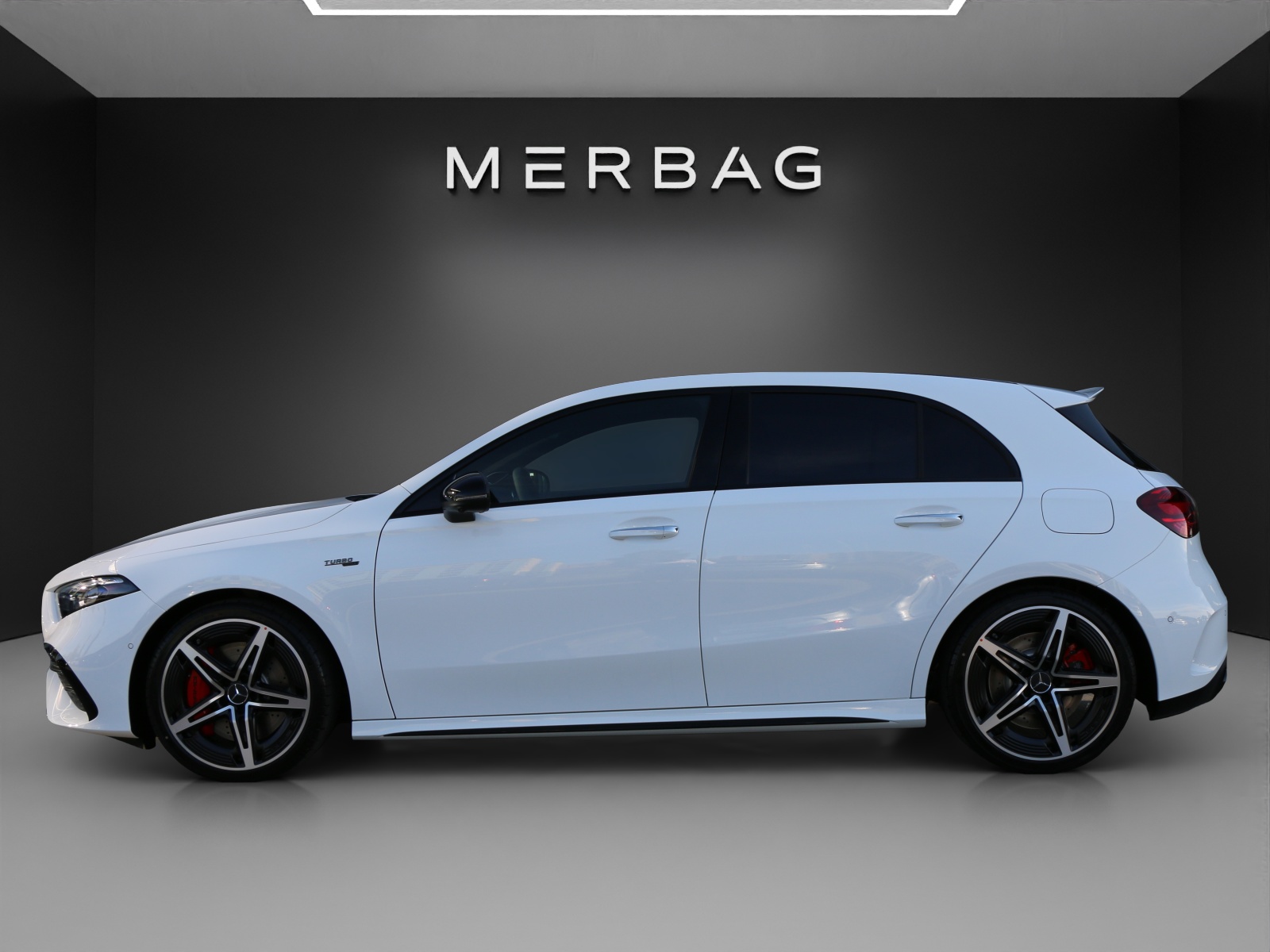 MERCEDES-BENZ A 35 AMG 4Matic 8G-DCT-image-1