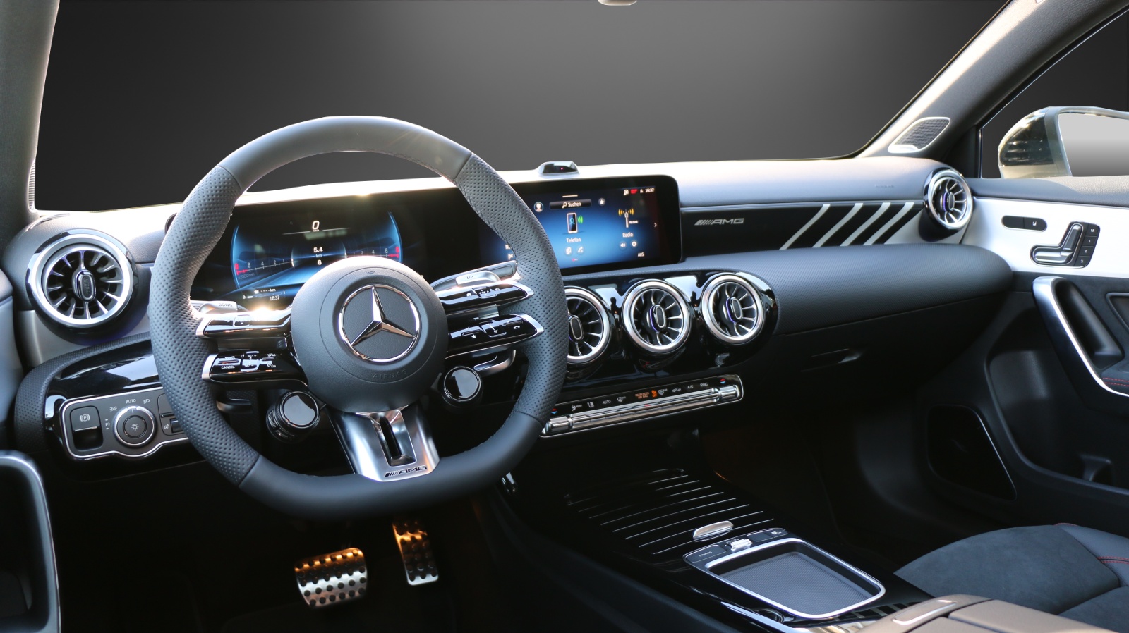 MERCEDES-BENZ A 35 AMG 4Matic 8G-DCT-image-5