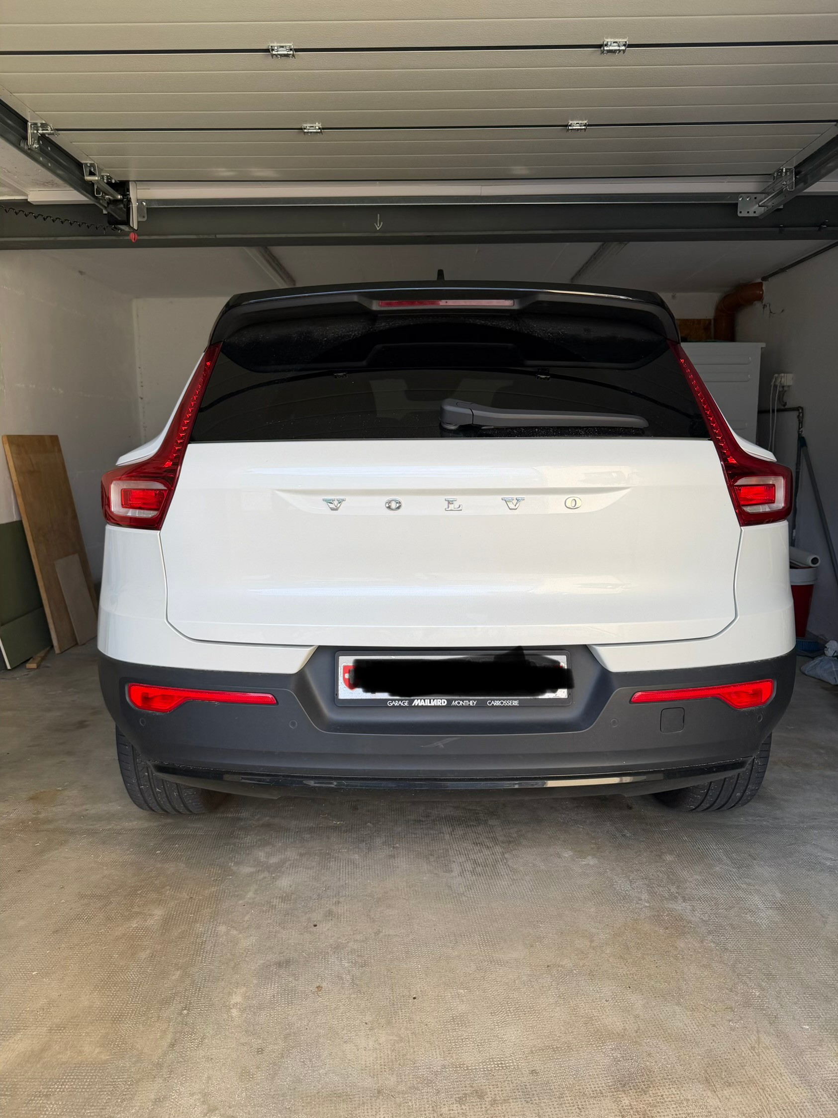 VOLVO 1.5 T5 PiH R-Design-image-2