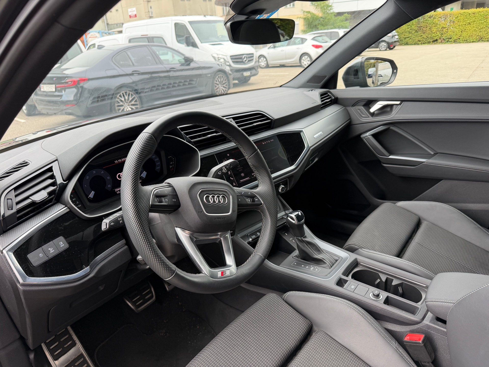 AUDI 2.0 40 TDI S line quattro S-Tronic-image-4