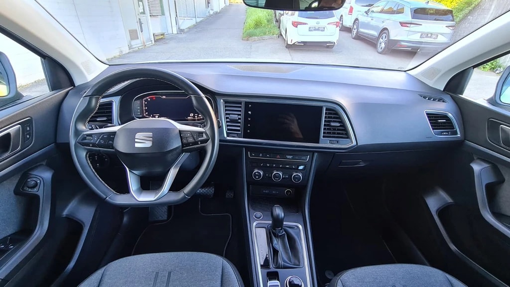 SEAT Ateca 2.0 TDI CR Style 4Drive DSG ** Werksgarantie ** Gr.Navi ** RF-Kamera ** Parkhilfe v+h ** Lenkrad Beheizbar ** Winter Paket-image-12