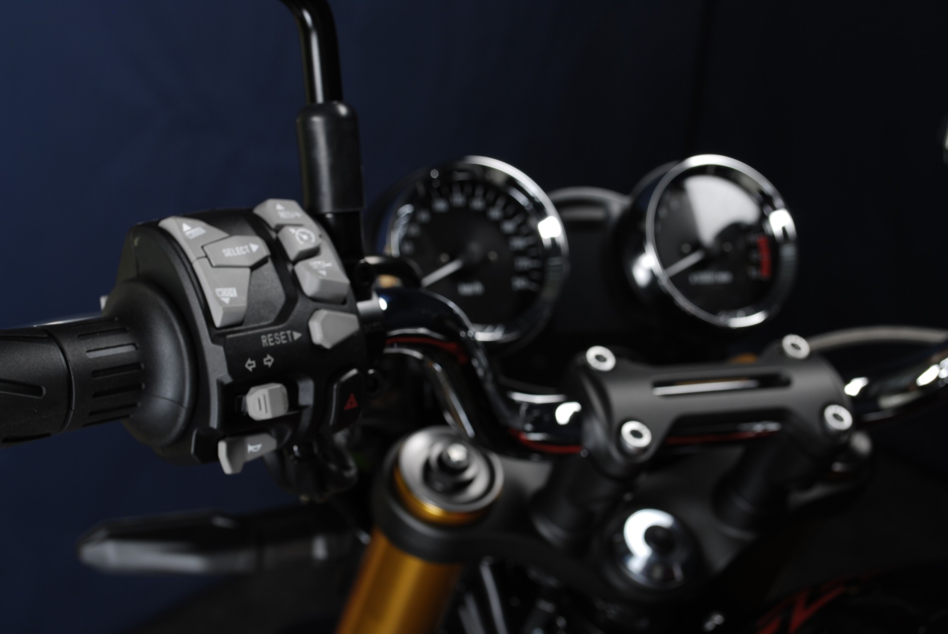 KAWASAKI Z 900 RS SE MY27-image-14