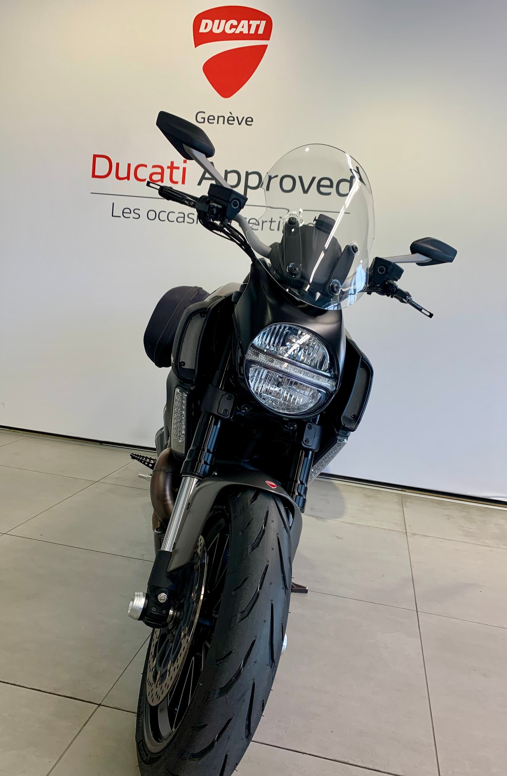 DUCATI Diavel 1200 Strada-image-2