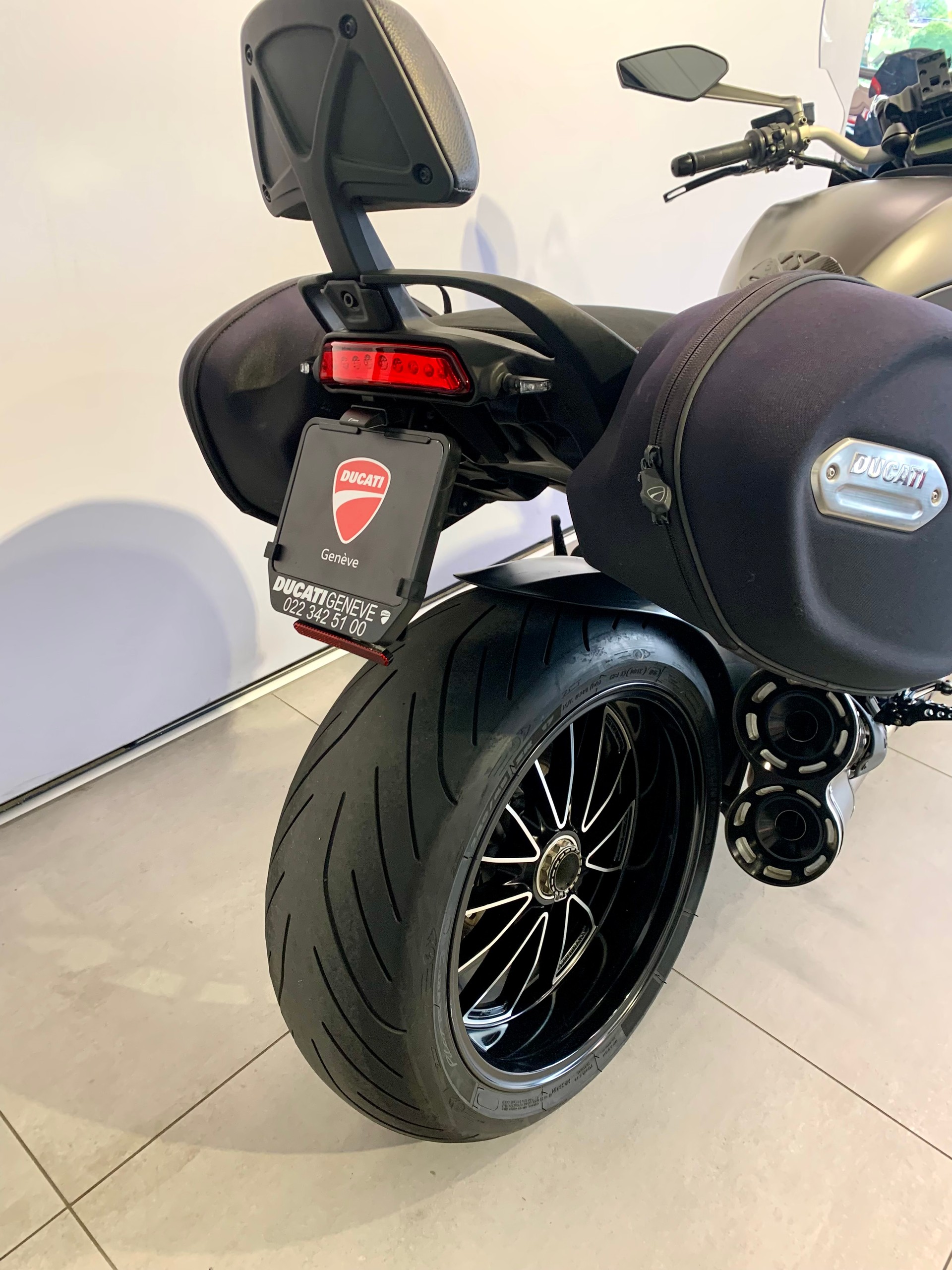 DUCATI Diavel 1200 Strada-image-12