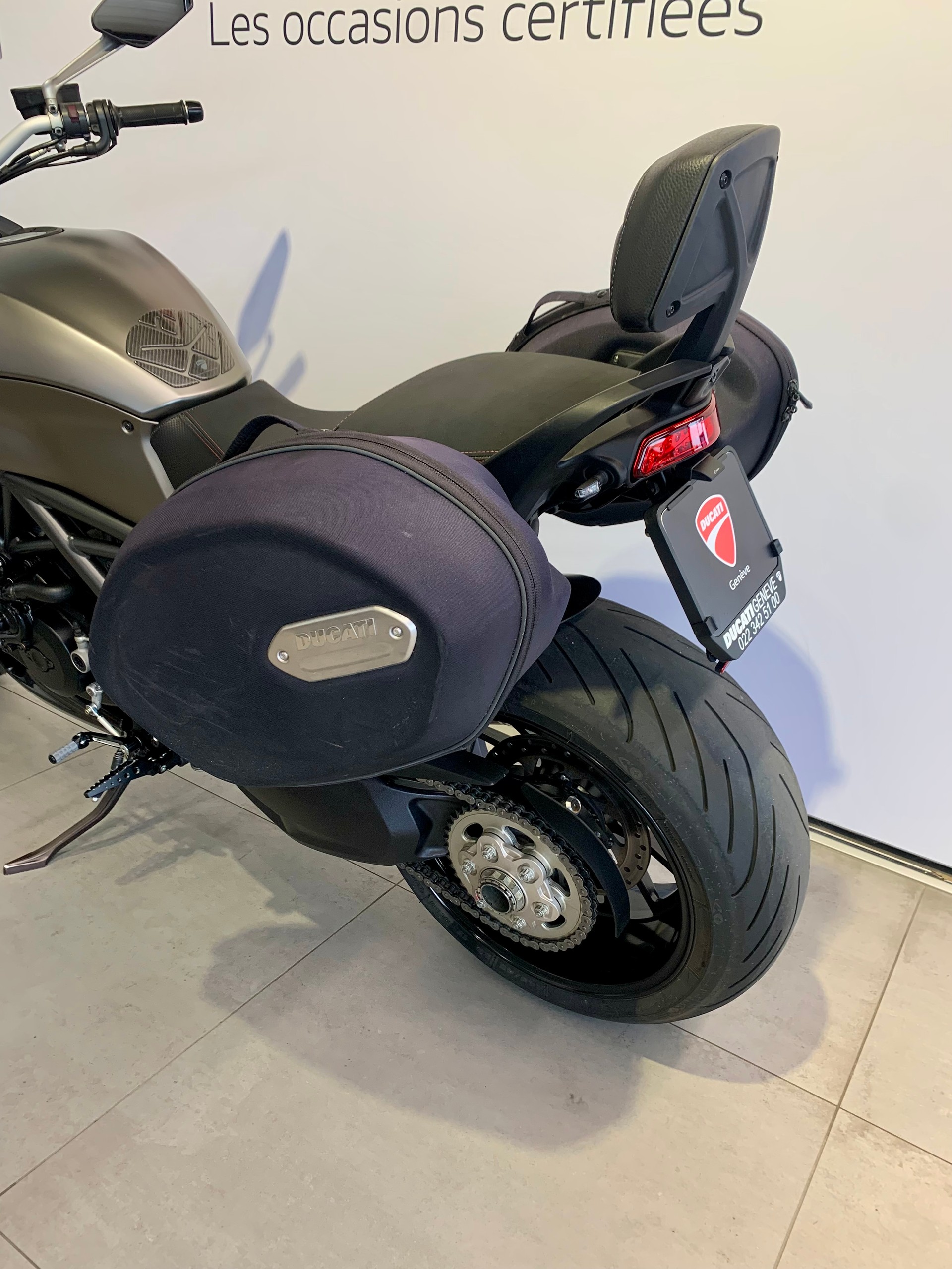 DUCATI Diavel 1200 Strada-image-13