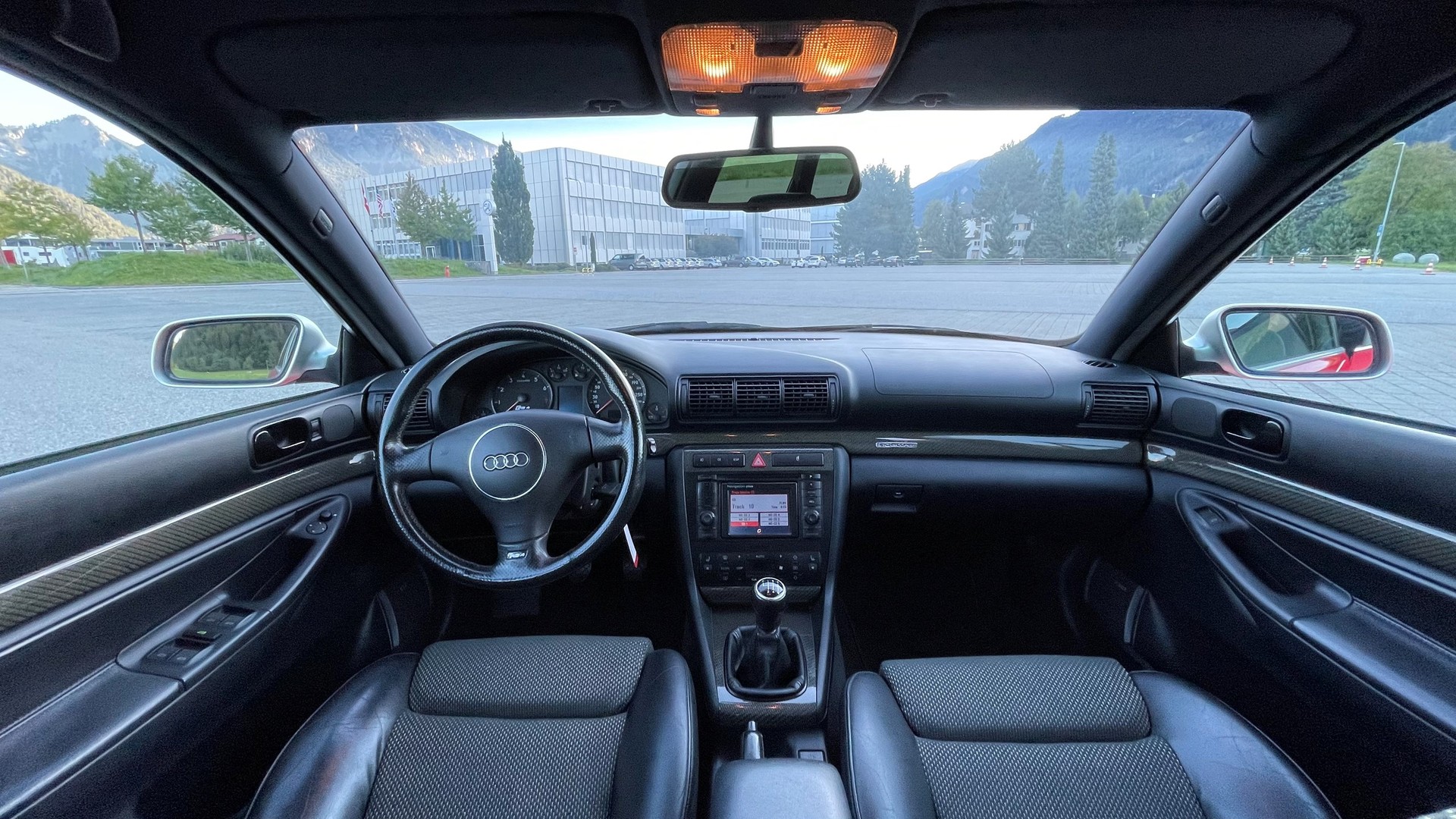AUDI RS4 Avant quattro-image-9