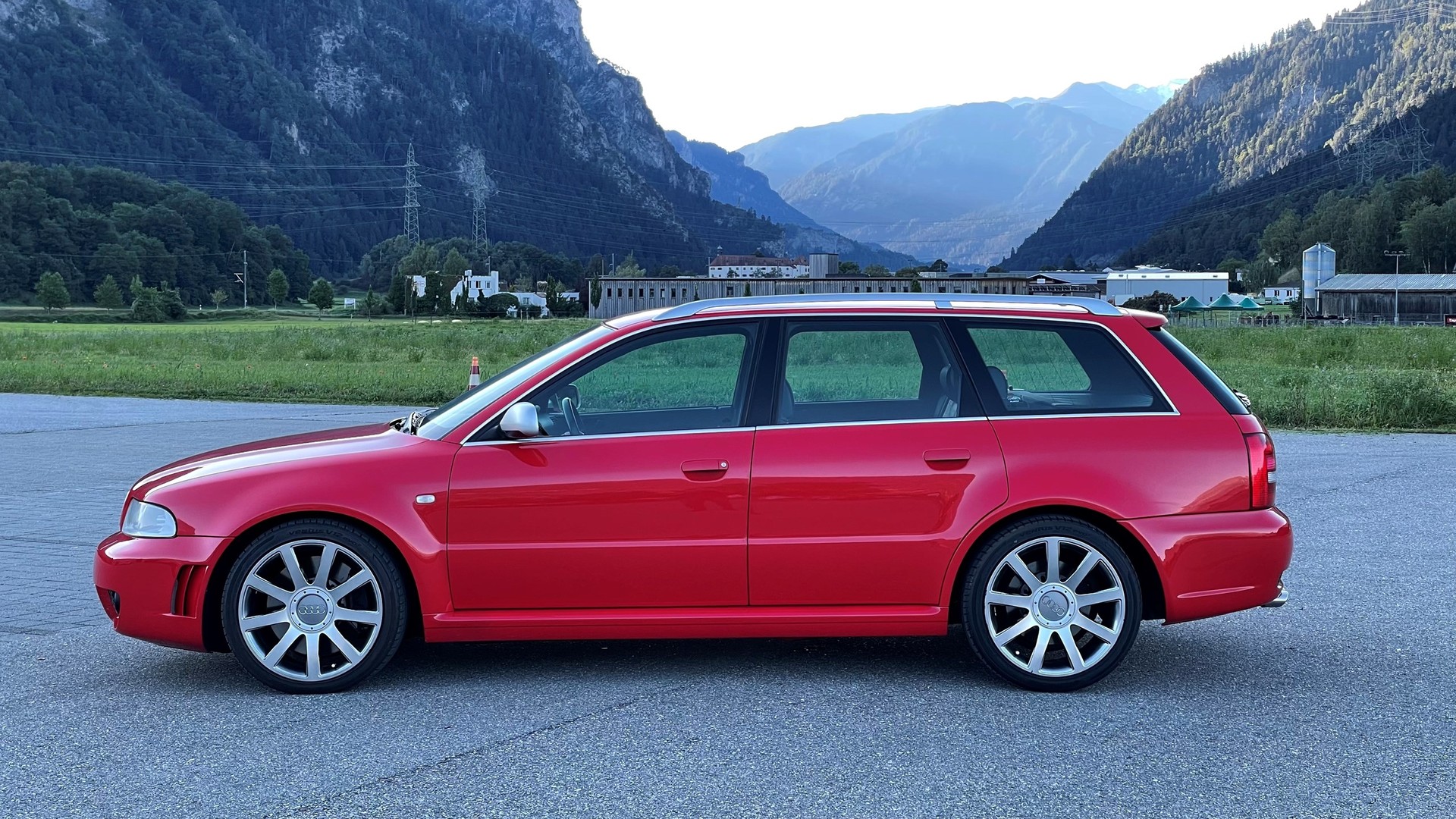 AUDI RS4 Avant quattro-image-7