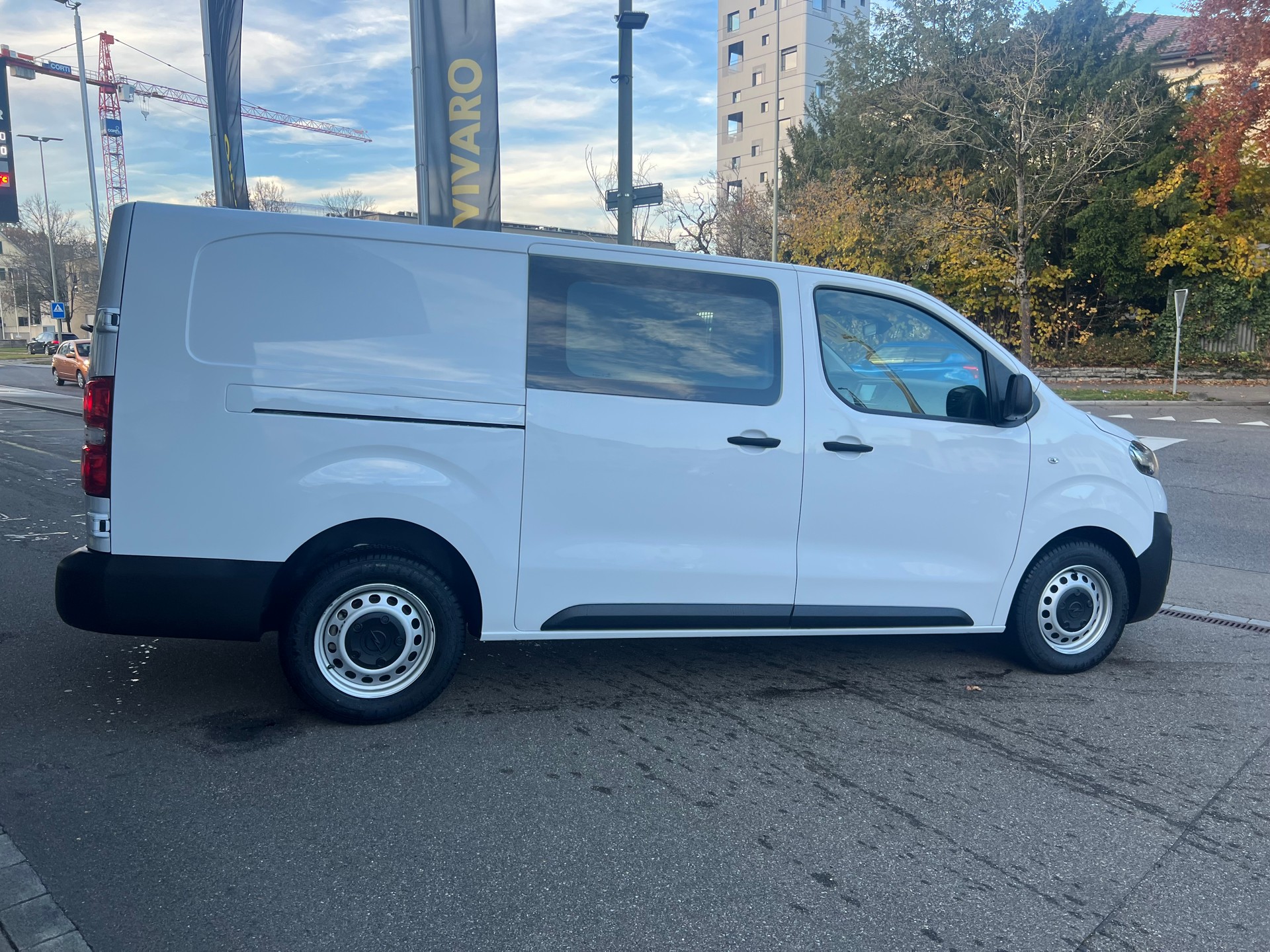 OPEL Vivaro Cargo 2 Enj.L EN A-showroom-element-3